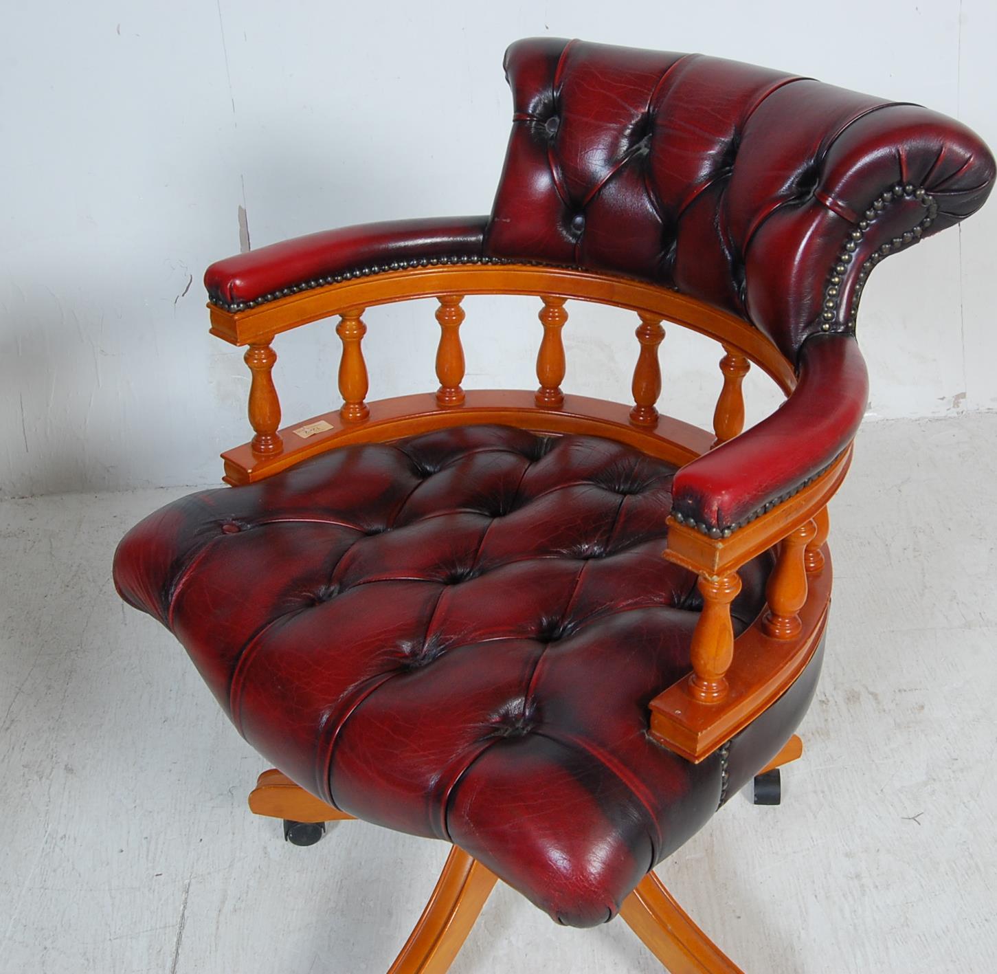 ANTIQUE STYLE CAPTAINS OFFICE LEATHER CHAIR - Image 6 of 7