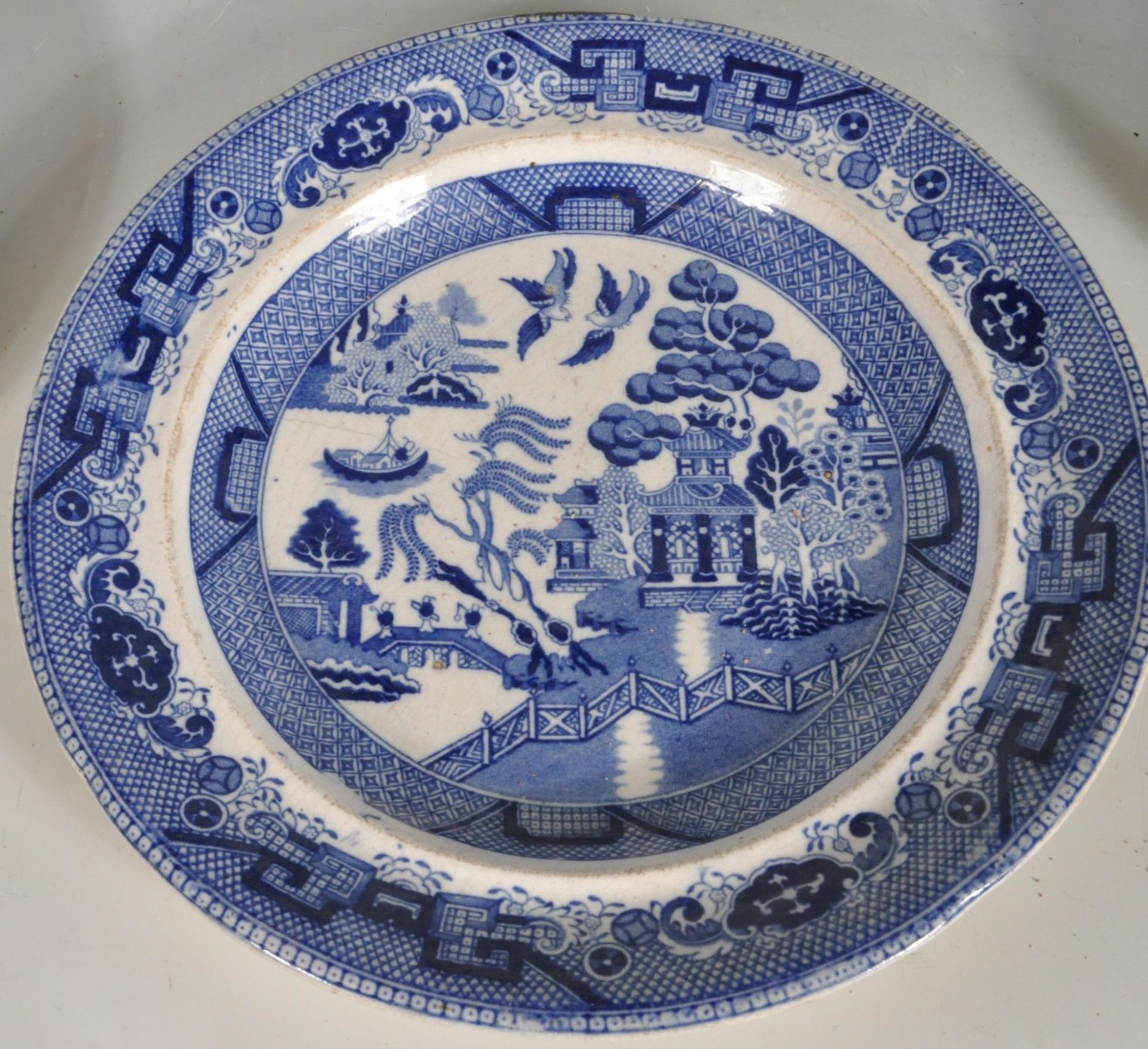 TWO 19TH CENTURY VICTORIAN BLUE AND WHITE ASHWORTH BROS SOUP PLATES - Bild 2 aus 7