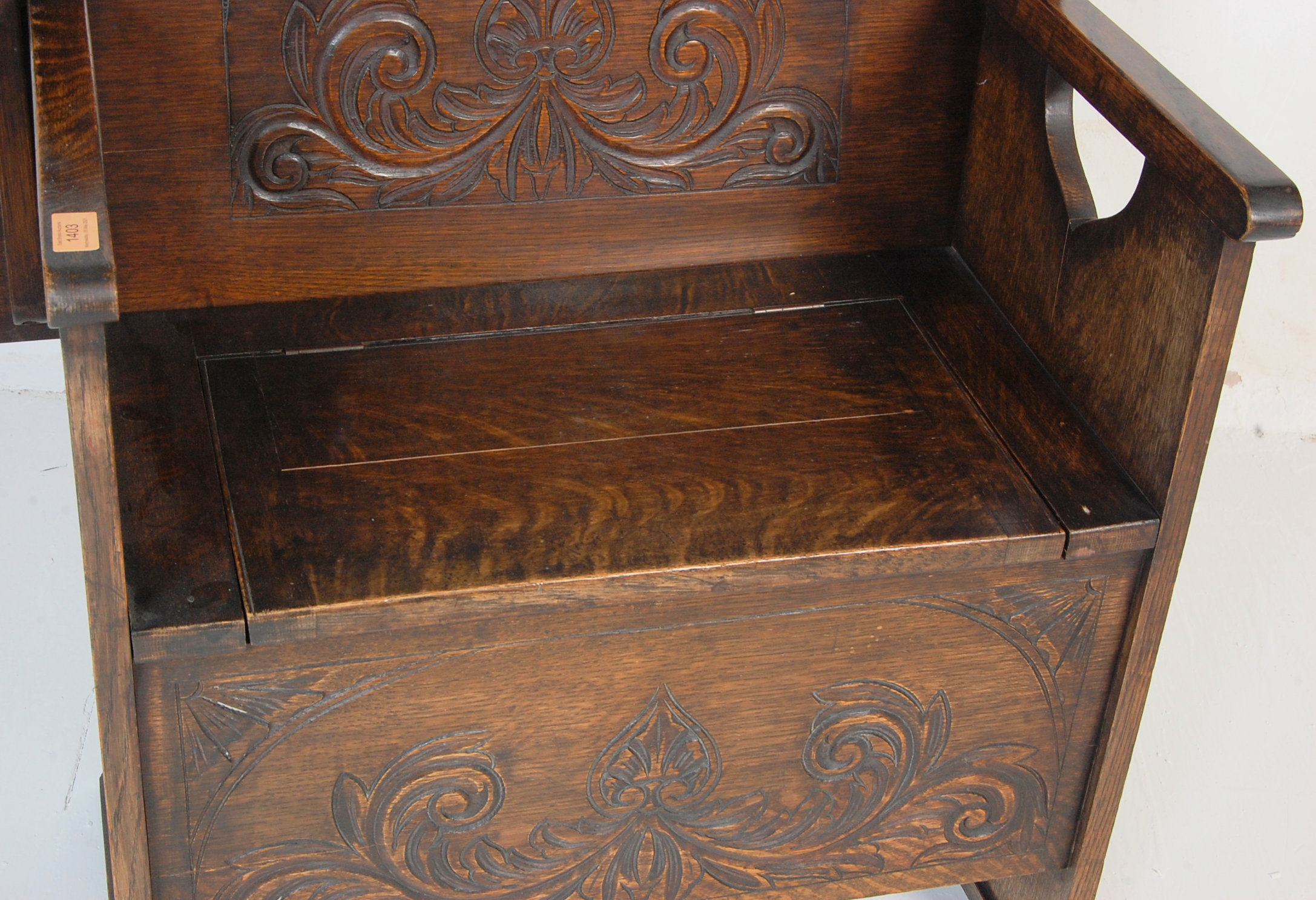 20TH CENTURY OAK MONKS BENCH - Image 4 of 6