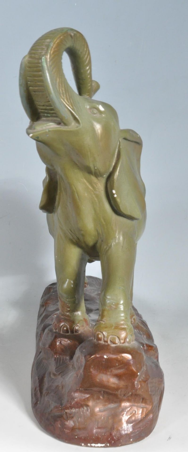 VINTAGE CHALKWARE ELEPHANT FIGURINE - Bild 3 aus 4