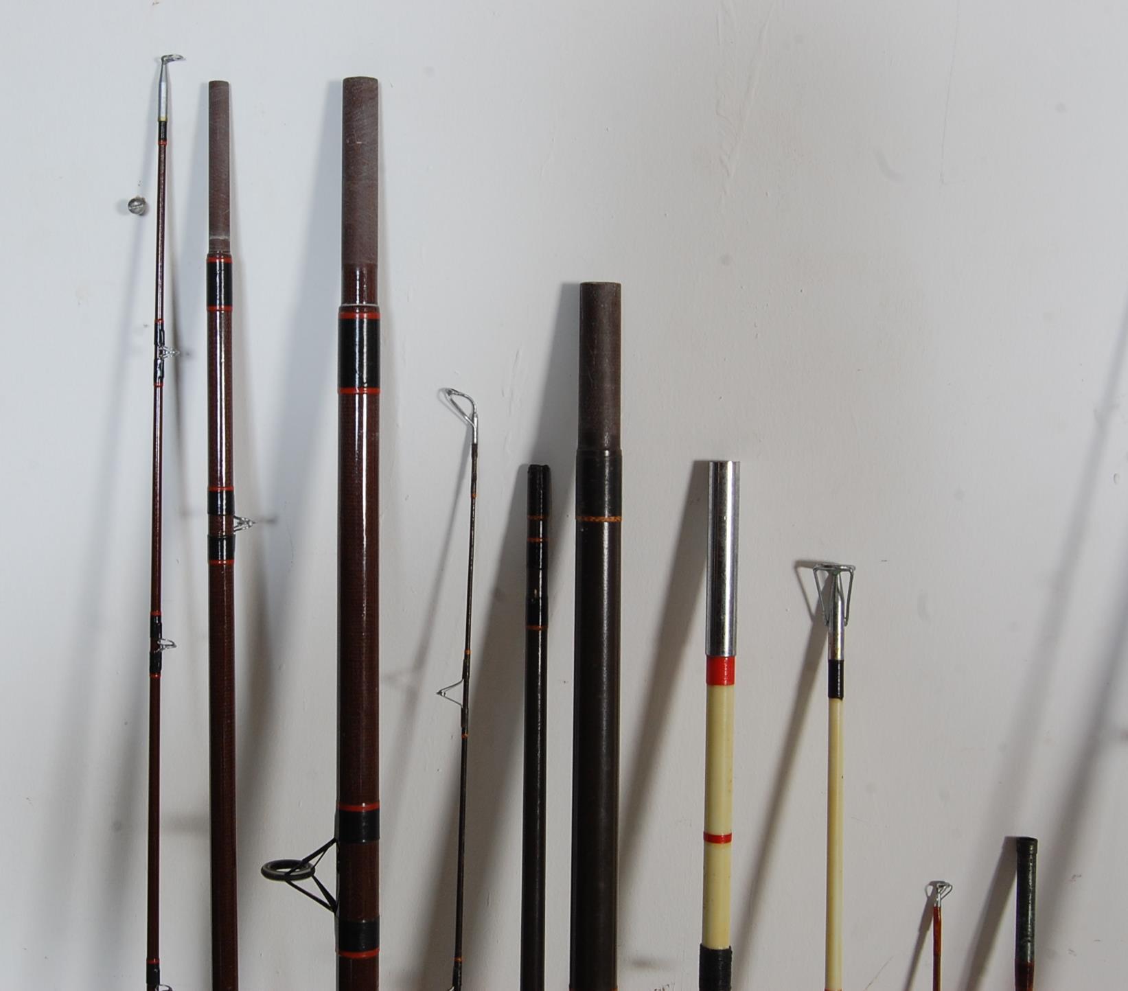 LARGE COLLECTION OF VINTAGE 20TH CENTURY FISHING RODS - Image 3 of 19