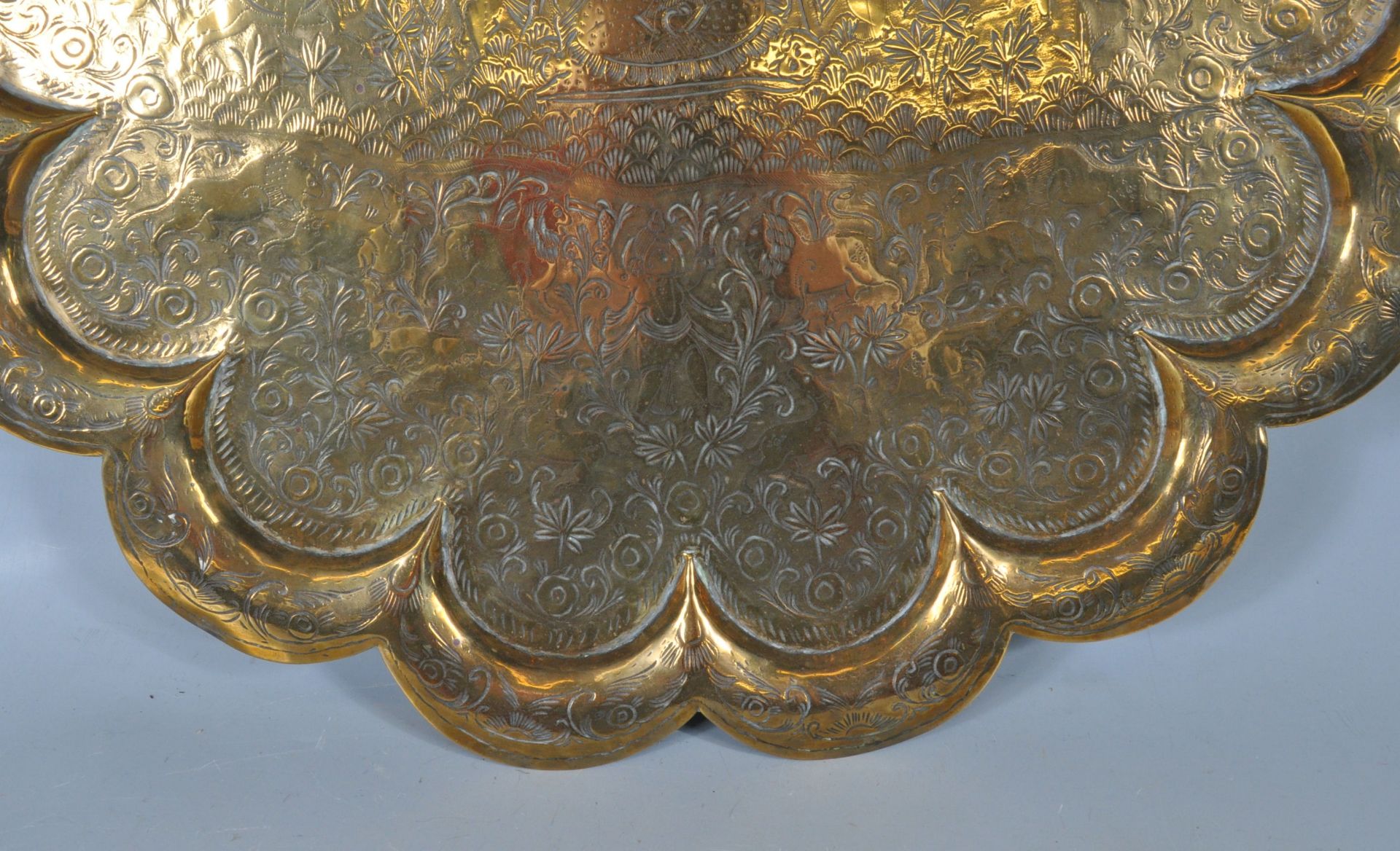 20TH CENTURY INDIAN BRASS TRAY - Image 4 of 6