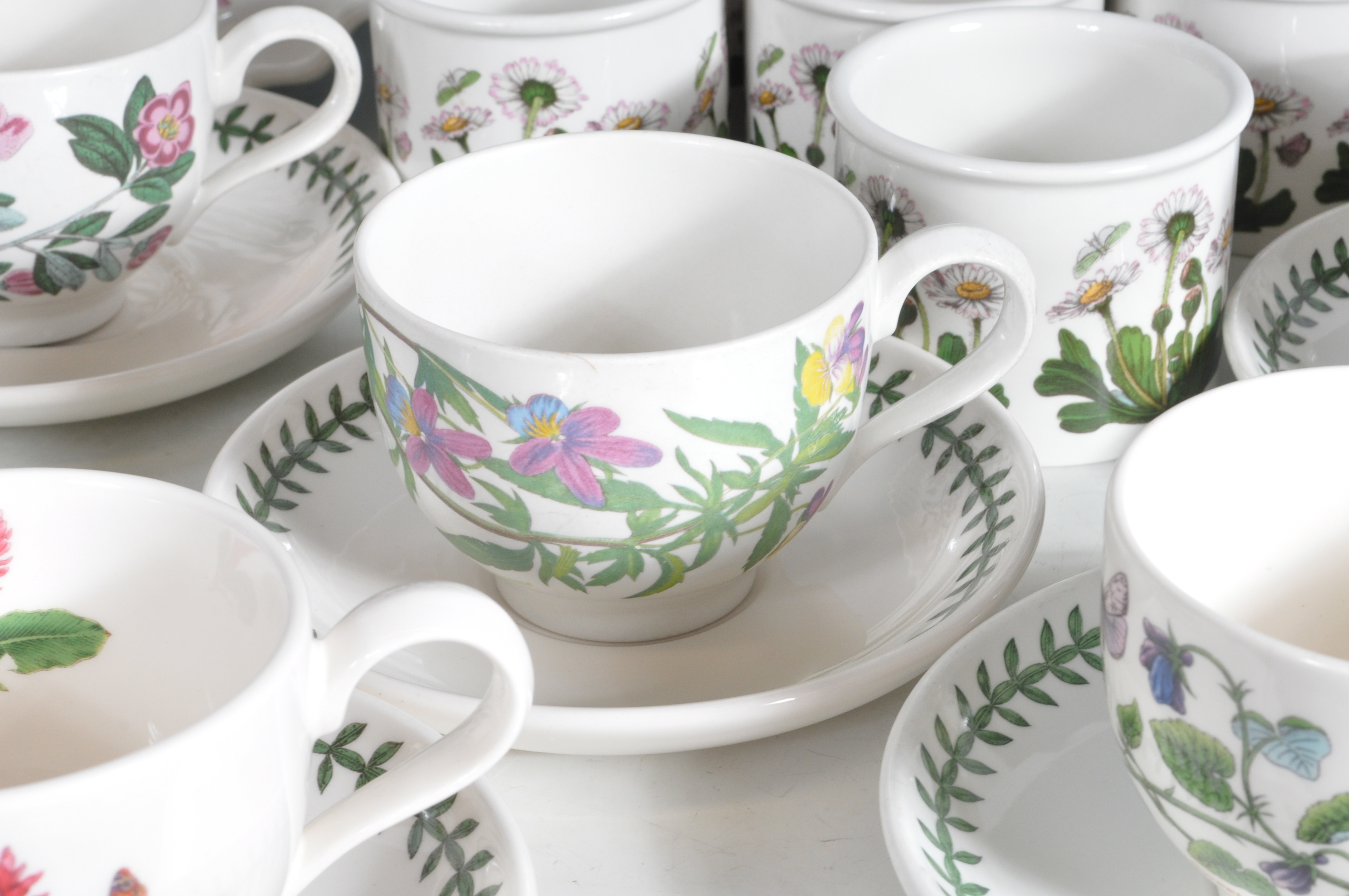 PORTMERION BOTANIC GARDEN PATTERN CERAMIC TEA SET - Image 5 of 15