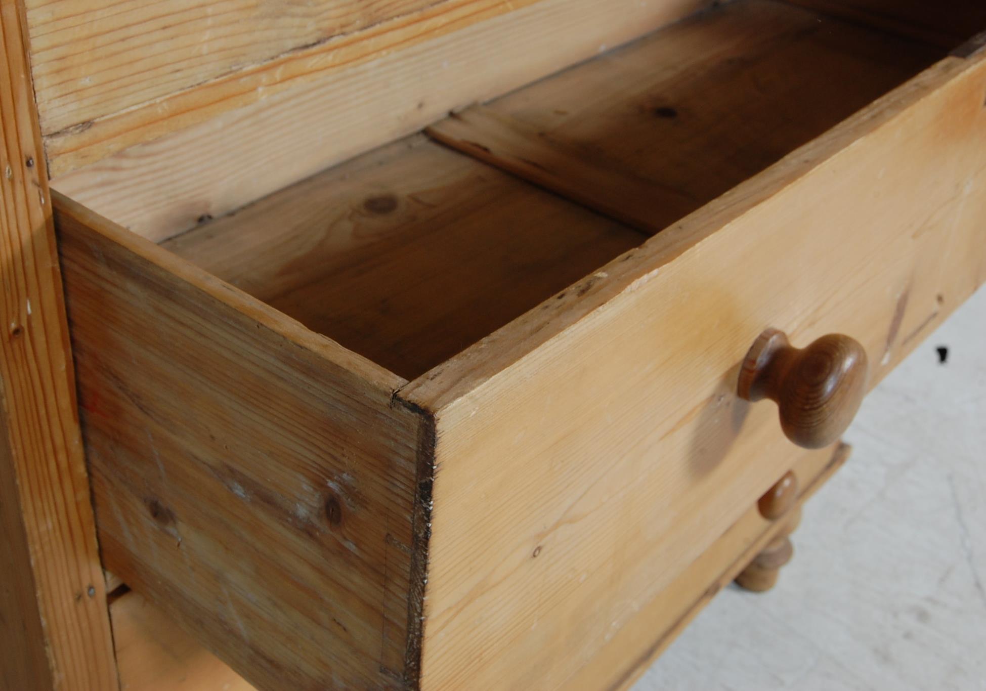 19TH CENTURY VICTORIAN PINE CHEST OF DRAWERS - Image 5 of 5