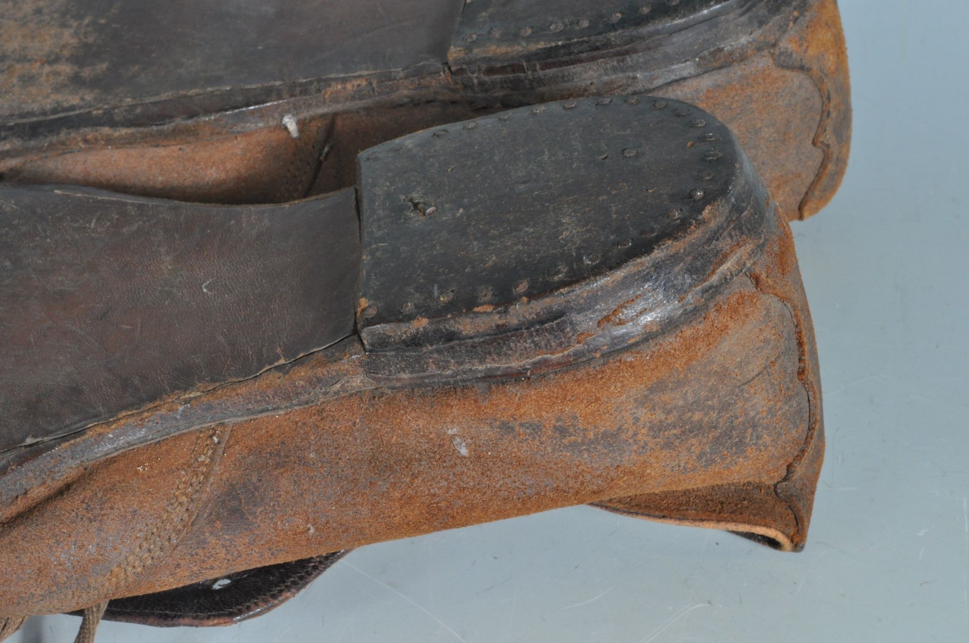 UNUSUAL LARGE PAIR OF 19TH CENTURY CIRCUS CLOWN SHOES - Image 5 of 5