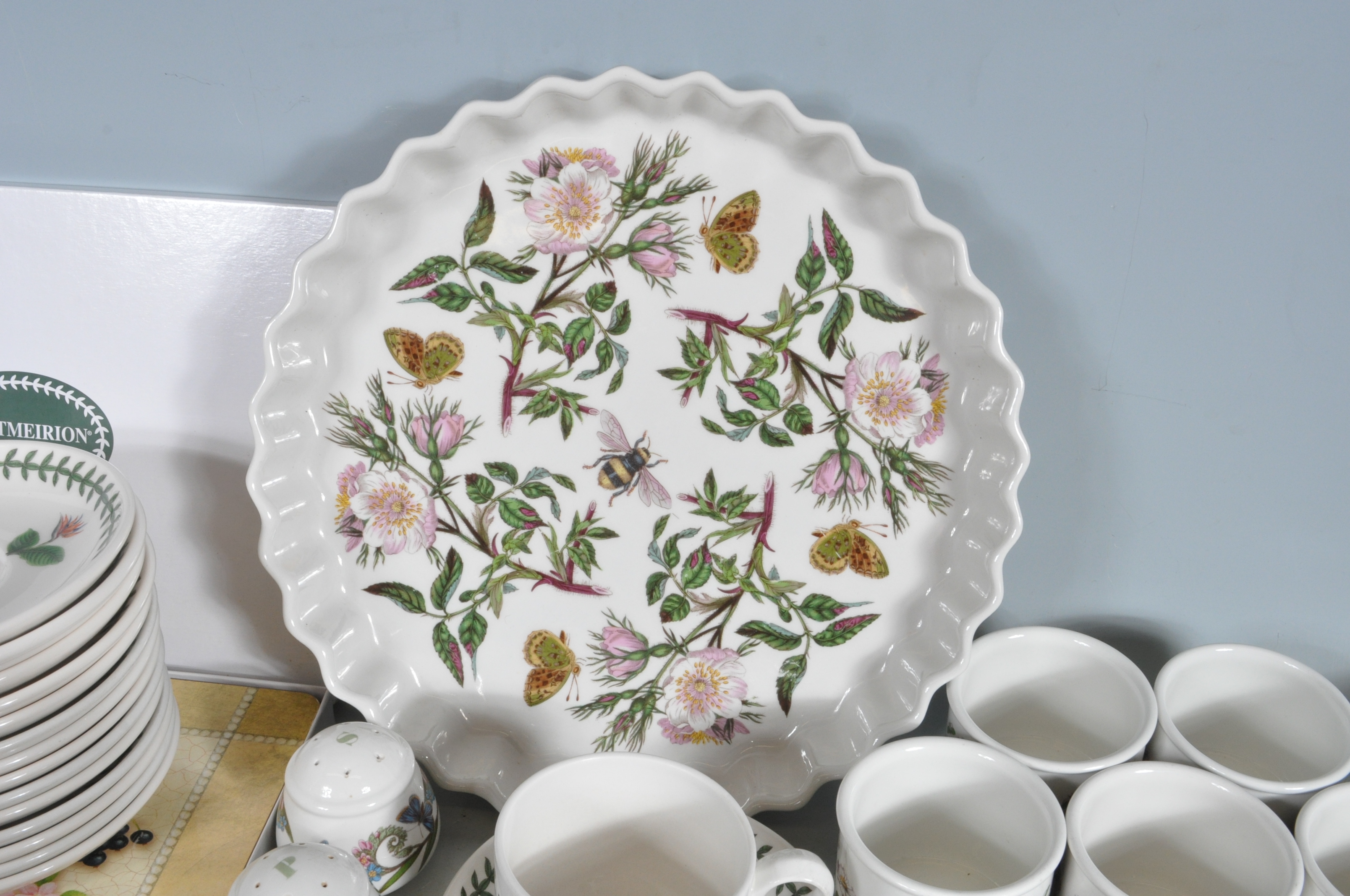 PORTMERION BOTANIC GARDEN PATTERN CERAMIC TEA SET - Image 12 of 15