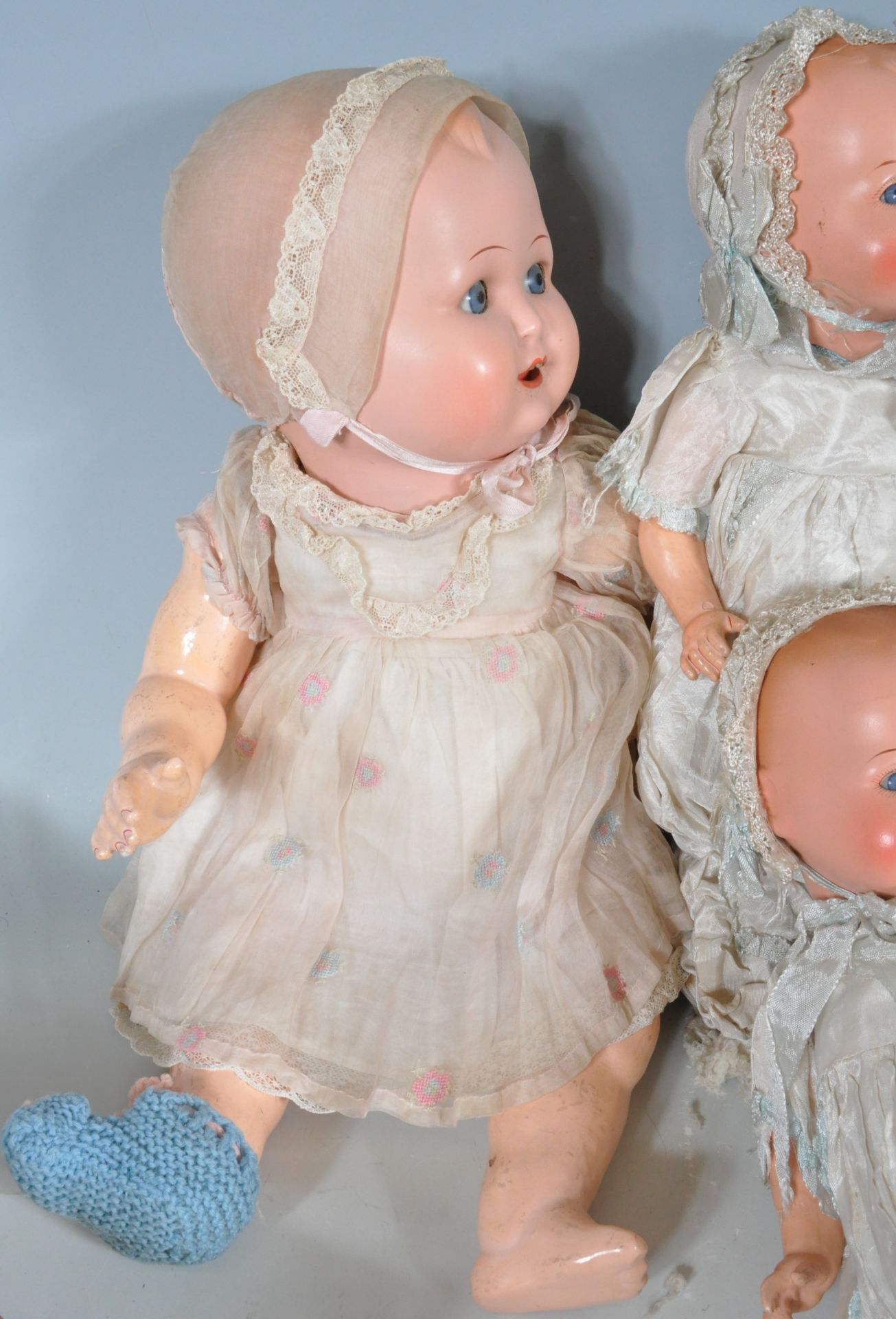 COLLECTION OF FIVE EARLY 20TH CENTURY 1930S CHILDRENS DOLLS - Image 4 of 8