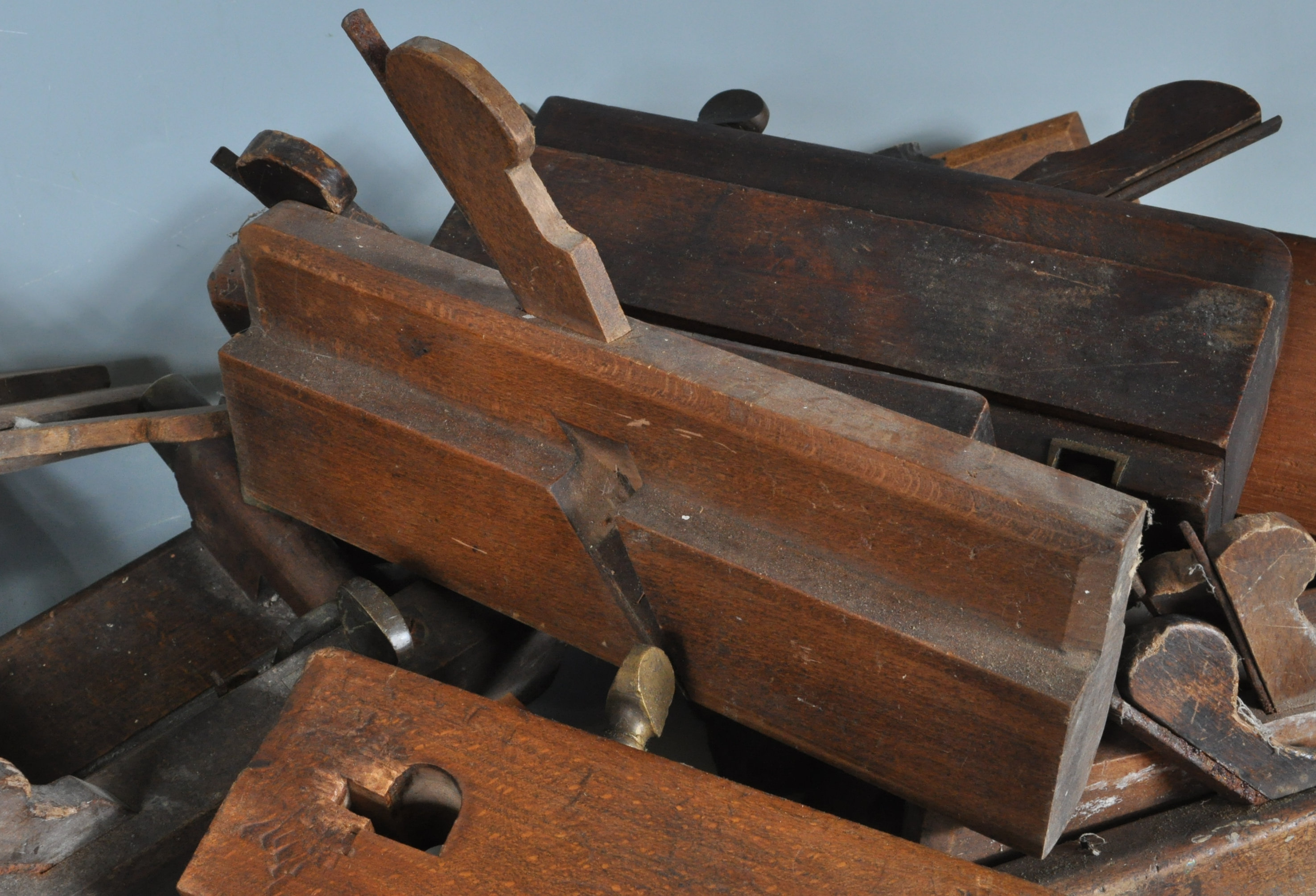 COLLECTION OF ANTIQUE WOODEN PLANES - Image 2 of 7