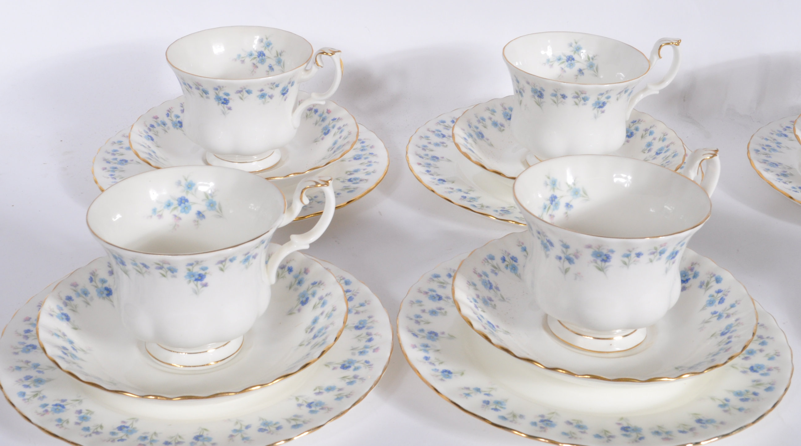 ROYAL ALBERT MEMORY LANE TEA SERVICE - Image 2 of 11