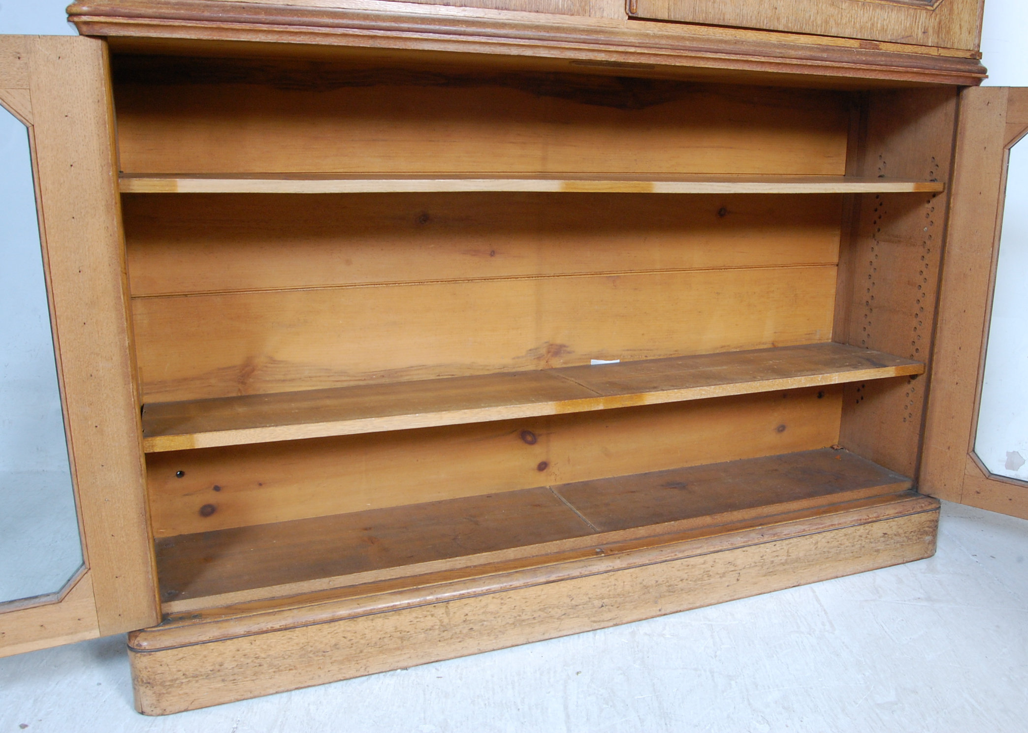 VICTORIAN 19TH CENTURY LARGE DOUBLE OAK LIBRARY BOOKCASE - Image 5 of 5