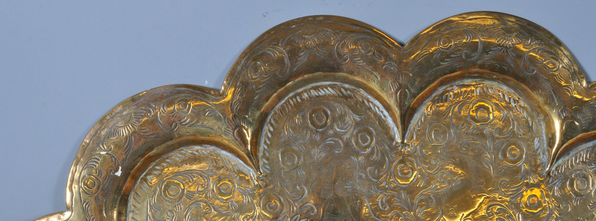 20TH CENTURY INDIAN BRASS TRAY - Image 3 of 6