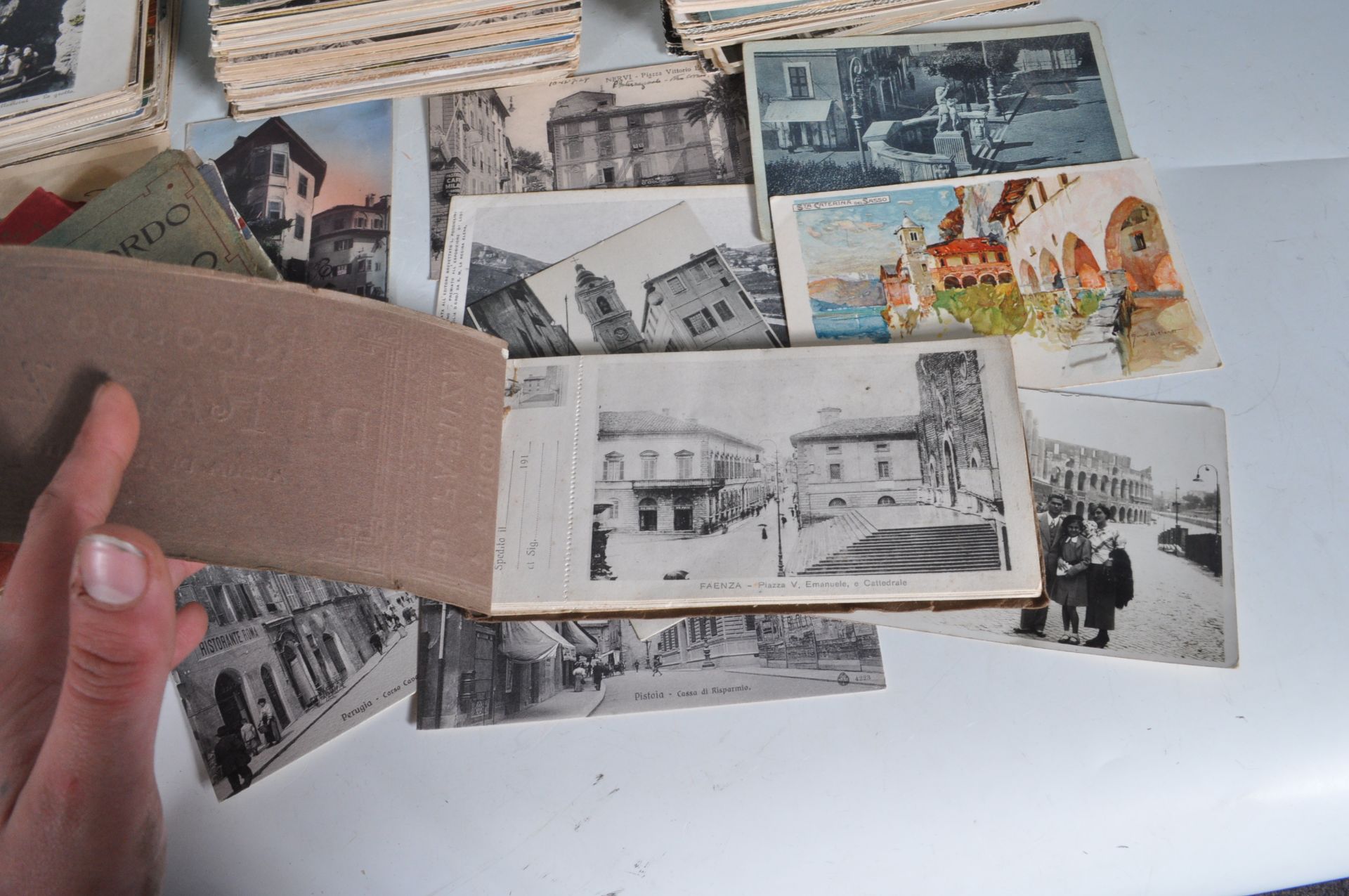 ITALY - LARGE QUANTITY OF POSTCARDS - Image 13 of 13