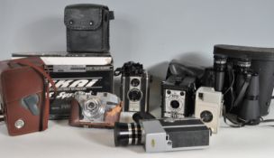 COLLECTION OF 20TH CENTURY VINTAGE CAMERAS