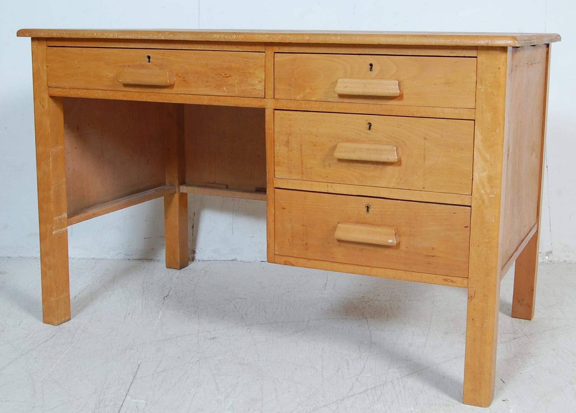 LATE 20TH CENTURY LIGHT OAK AIR MILITARY TYPE OFFICE DESK