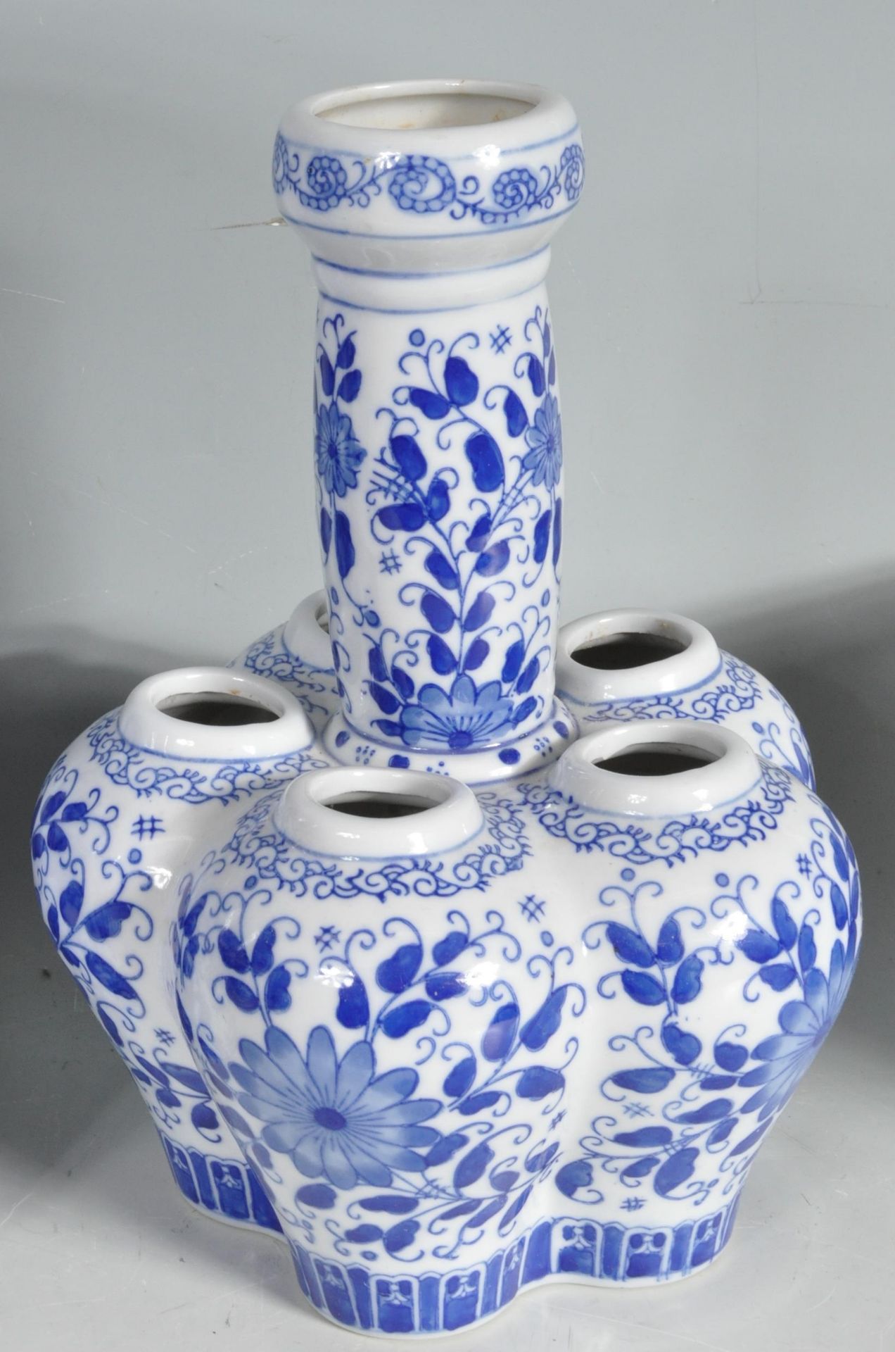 20TH CENTURY BLUE AND WHITE CHINESE AND ENGLISH CERAMICS - Image 5 of 13