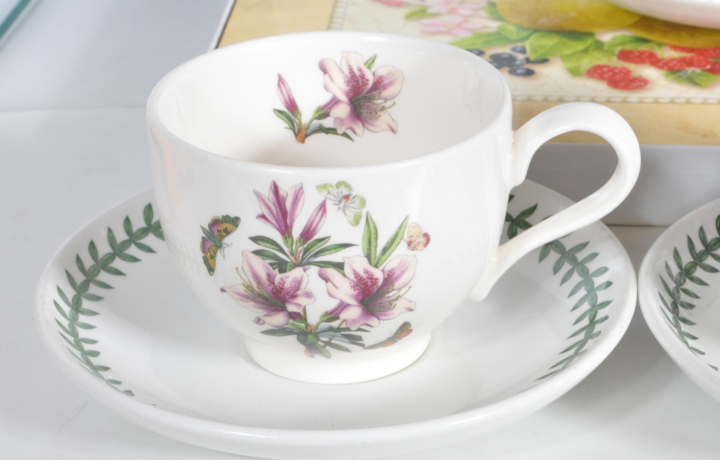 PORTMERION BOTANIC GARDEN PATTERN CERAMIC TEA SET - Image 3 of 15