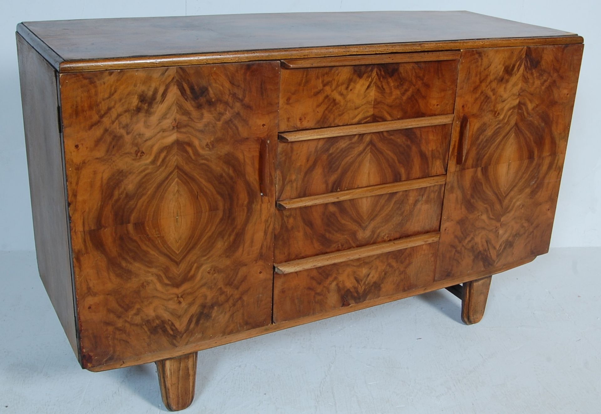 RETRO VINTAGE 1960S QUARTER VENEER WALBUT SIDEBOARD - Bild 2 aus 11