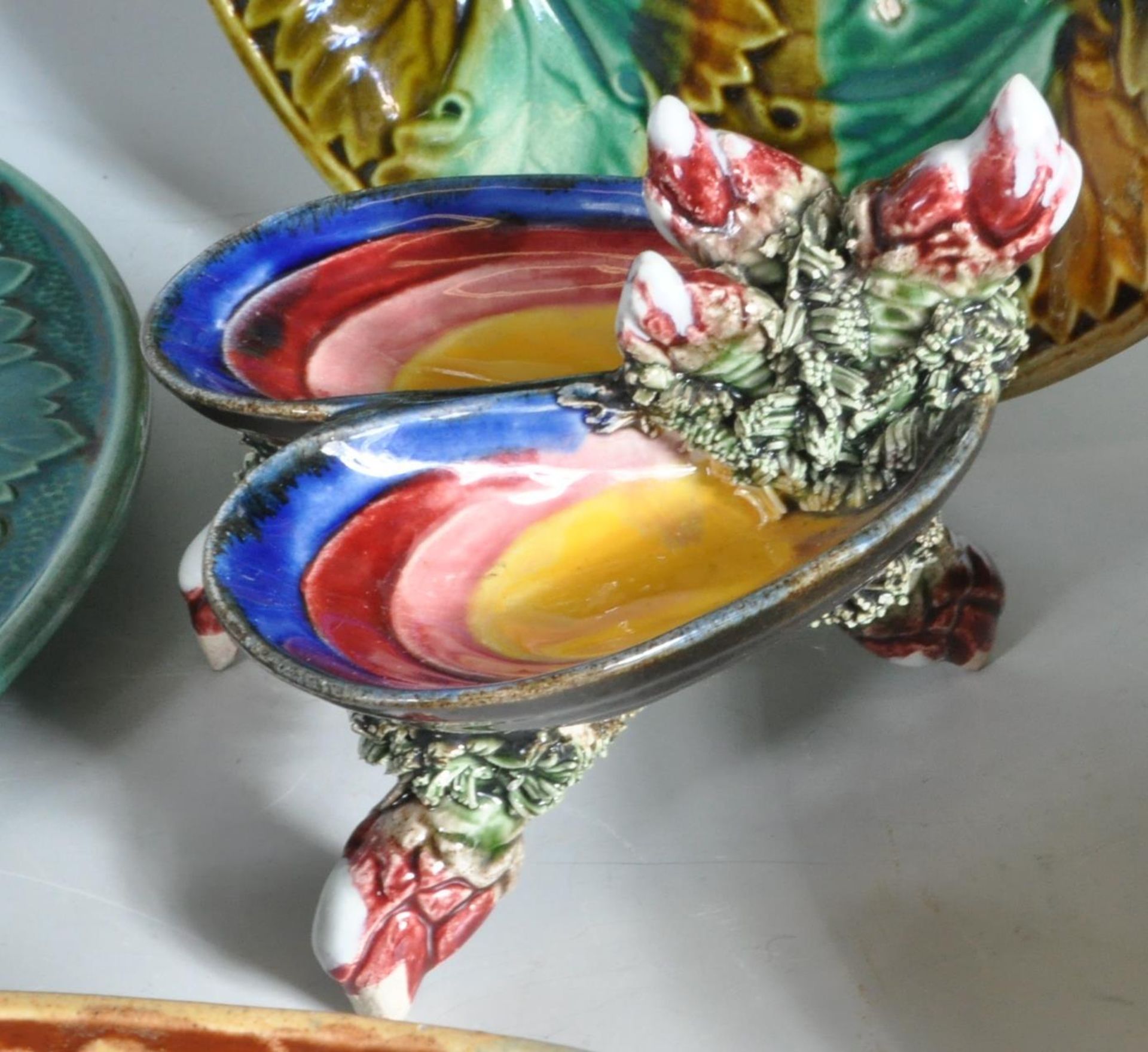 COLLECTION OF VICTORIAN ENGLISH MAJOLICA PLATESA ND DISHES. - Image 9 of 11