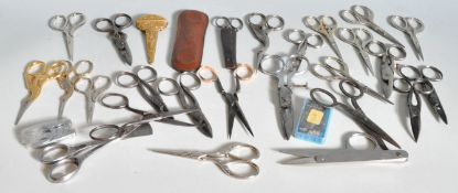 LARGE QUANTITY OF EARLY 20TH CENTURY AND LATER METAL SCISSORS