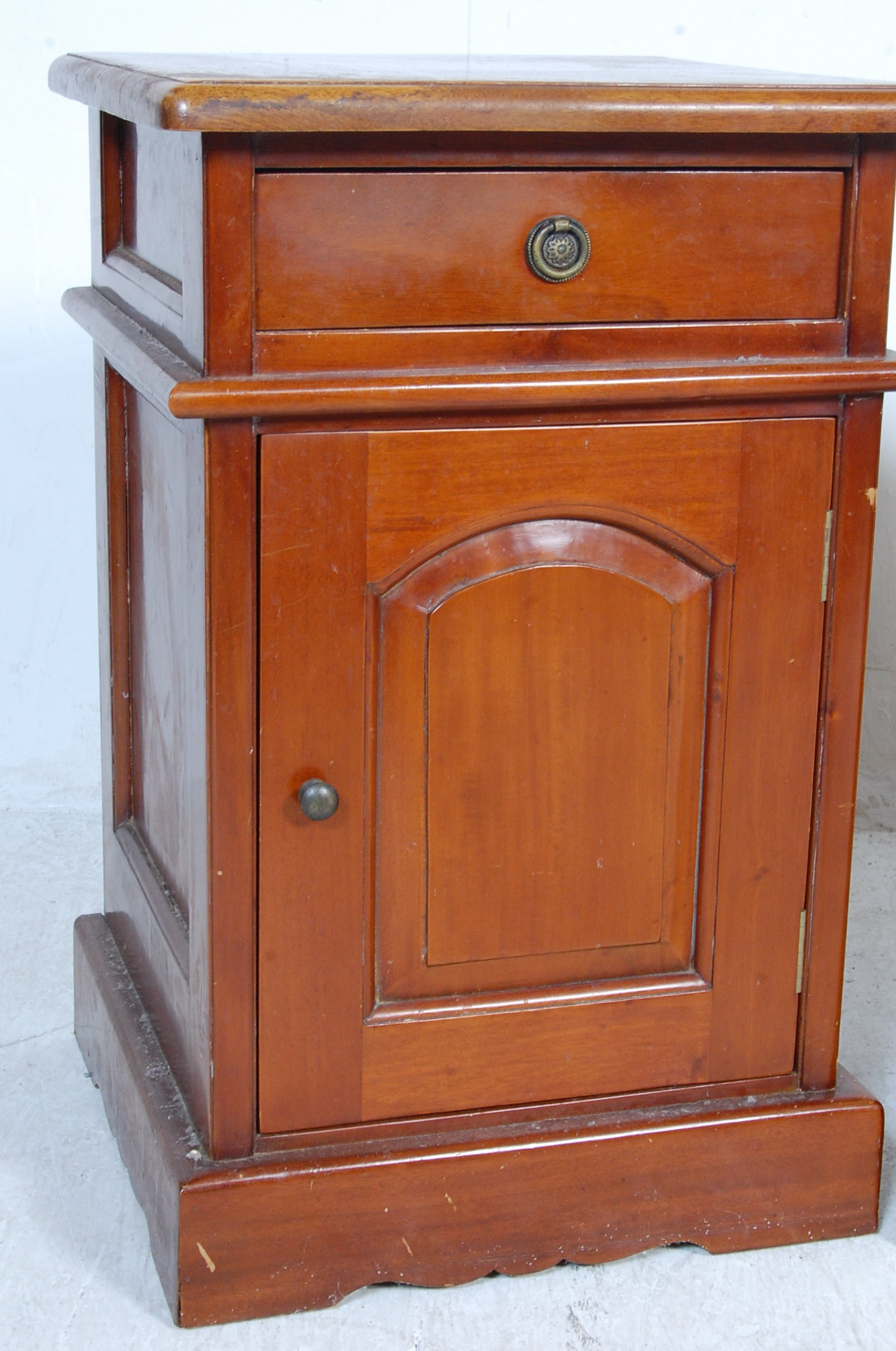 PAIR VICTORIAN STYLE MAHOGANY BEDSIDE CABINETS - Image 3 of 7