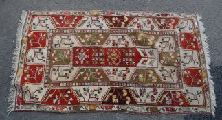 20TH CENTURY ORIENTAL FLOOR RUG - CARPET