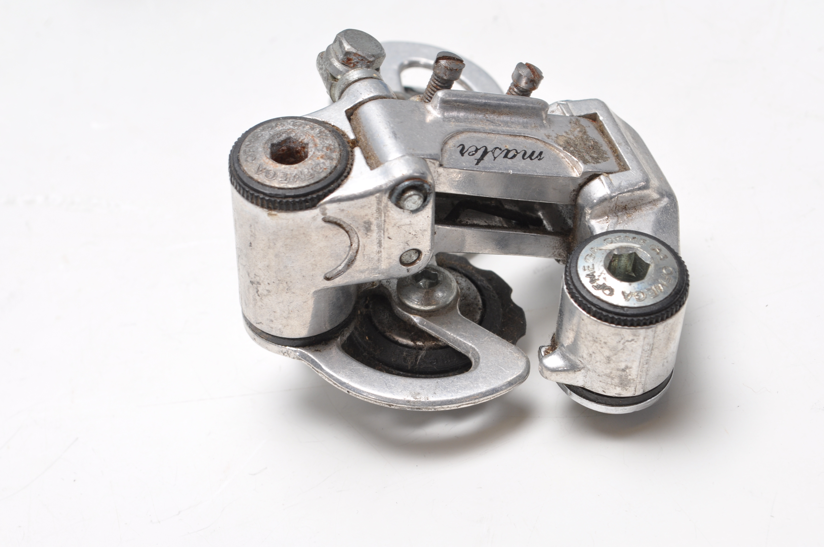 VINTAGE BICYCLES AND SPARES - COLLECTION OF THREADED BIKE HEADSET COMPONENTS. - Image 15 of 20