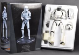 ESTATE OF DAVE PROWSE - SIDESHOW COLLECTIBLES 1/6 SCALE FIGURE