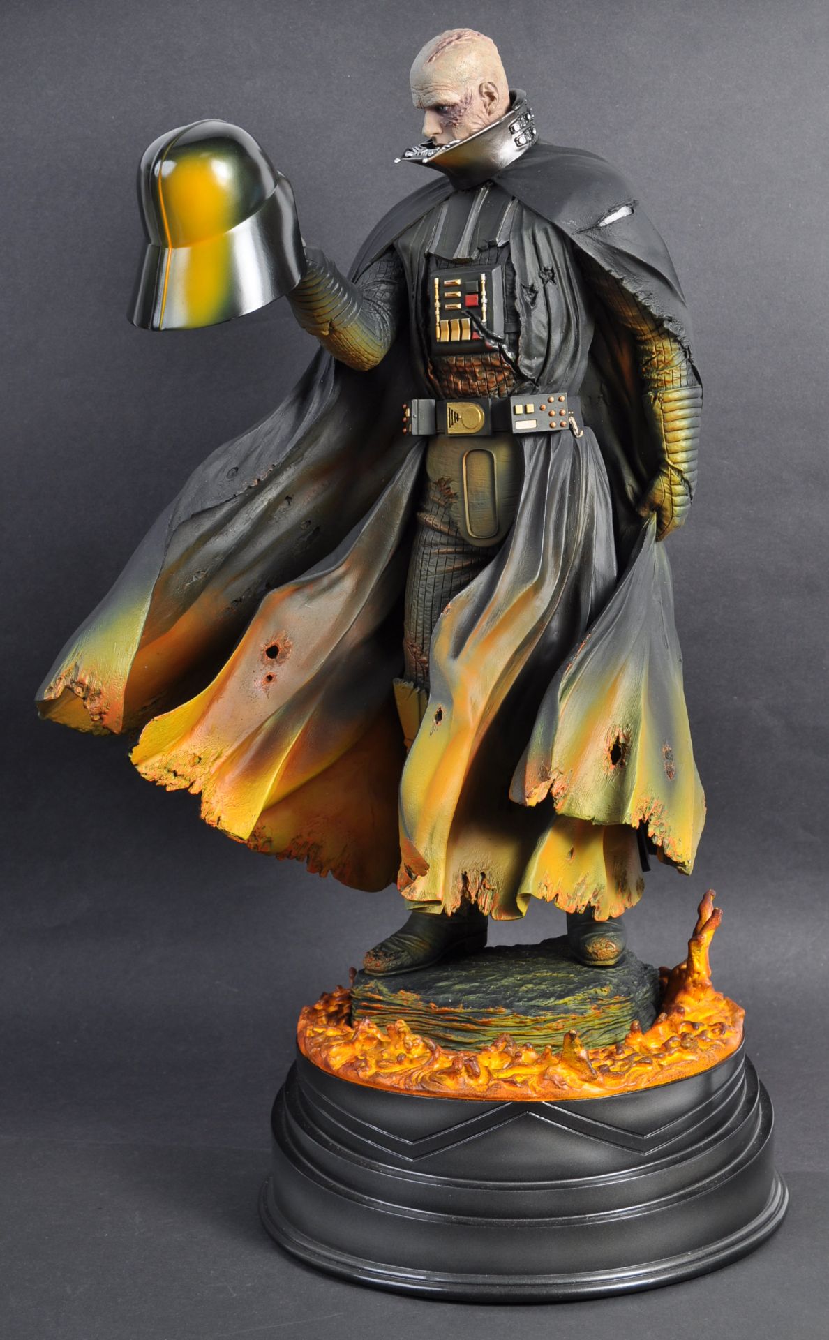 ESTATE OF DAVE PROWSE - SIDESHOW COLLECTABLES DARTH VADER STATUE