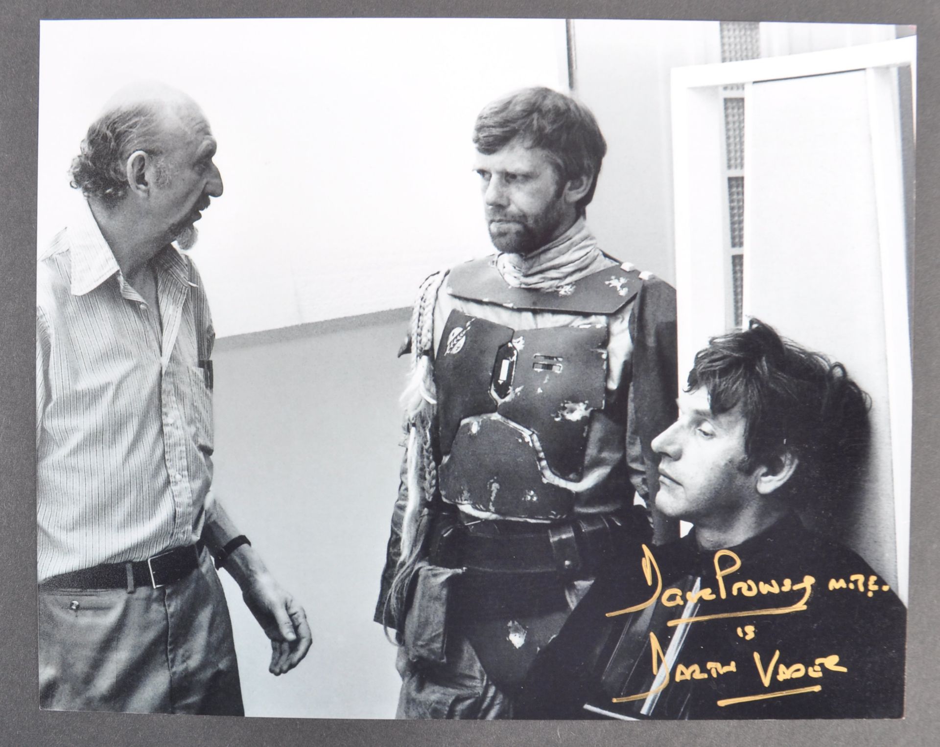 ESTATE OF DAVE PROWSE - STAR WARS - SIGNED 8X10" PHOTO