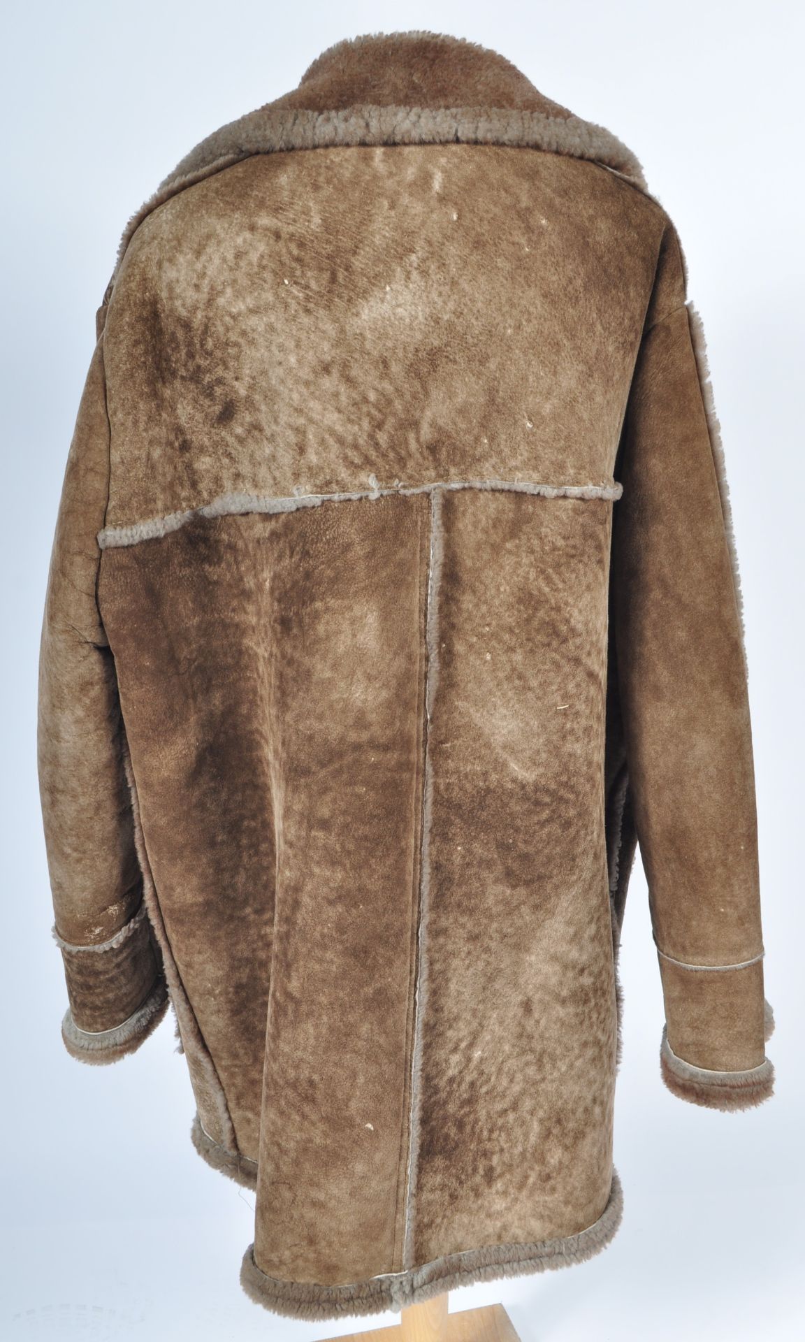 ESTATE OF DAVE PROWSE - 1970S SHEEPSKIN COAT AS WORN BY MR PROWSE - Image 4 of 7