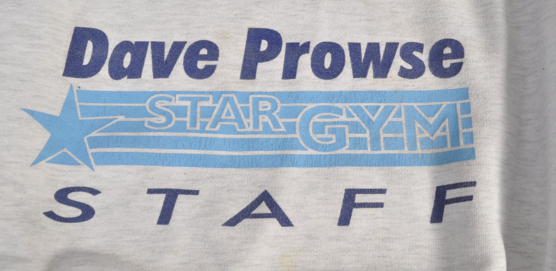 ESTATE OF DAVE PROWSE - PROWSE'S PERSONAL STAR GYM SWEATER - Image 2 of 4