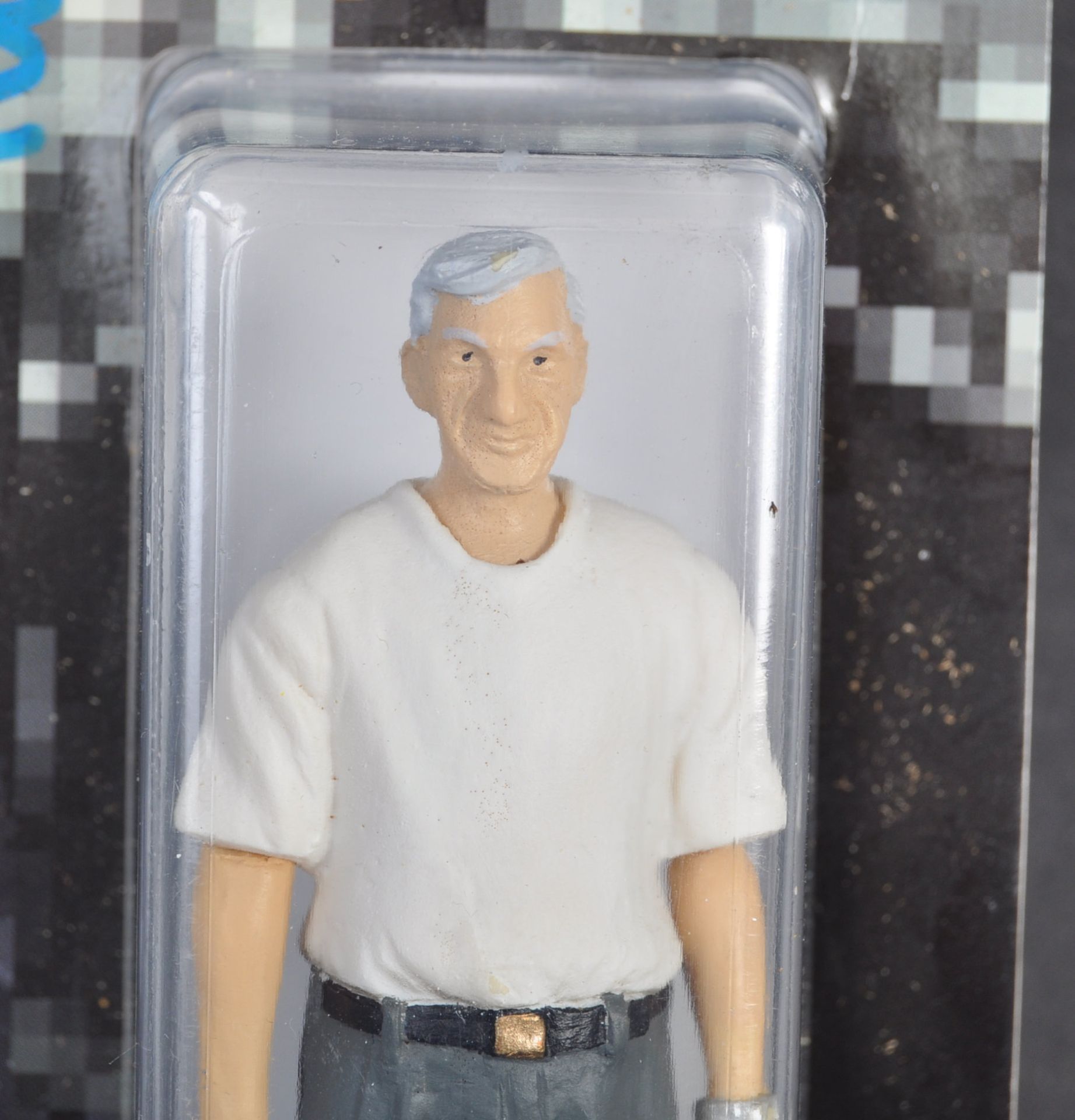 ESTATE OF DAVE PROWSE - UNIQUE CUSTOM ACTION FIGURE AUTOGRAPHED - Image 3 of 4