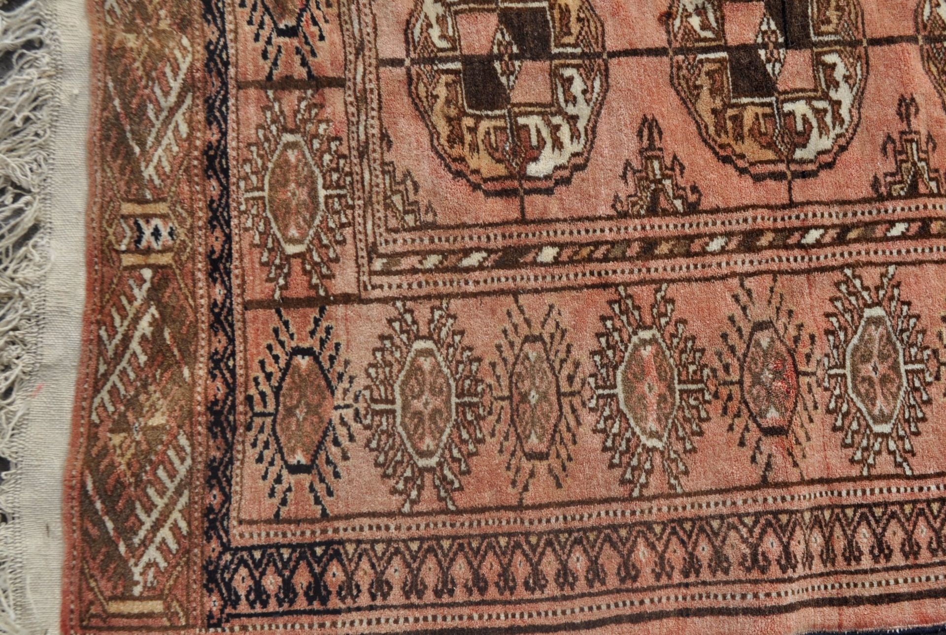 ANTIQUE IRANI BAKHTIARI HANDMADE WOOLEN CARPET FLOOR RUG - Image 4 of 5