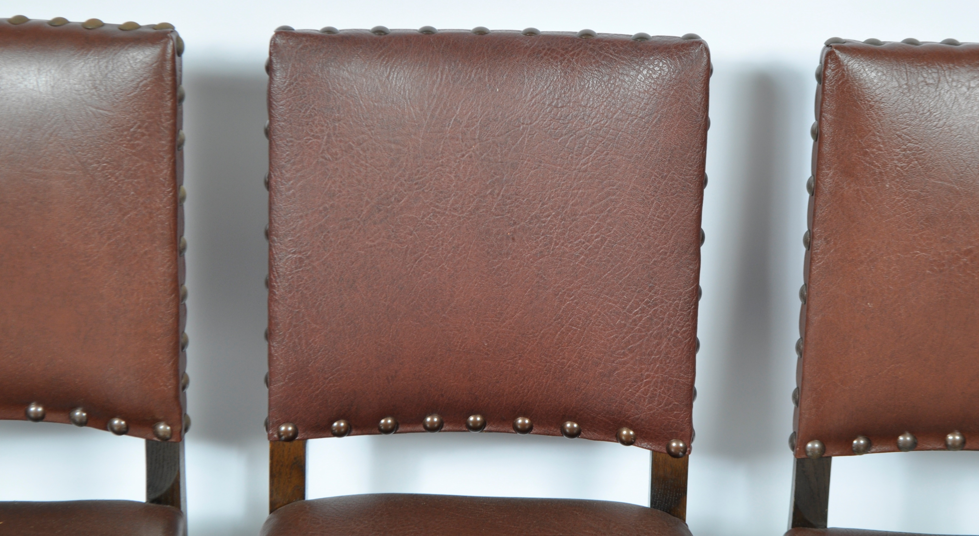 MATCHING SET OF TEN OAK AND LEATHERETTE DINING CHAIRS - Image 4 of 11