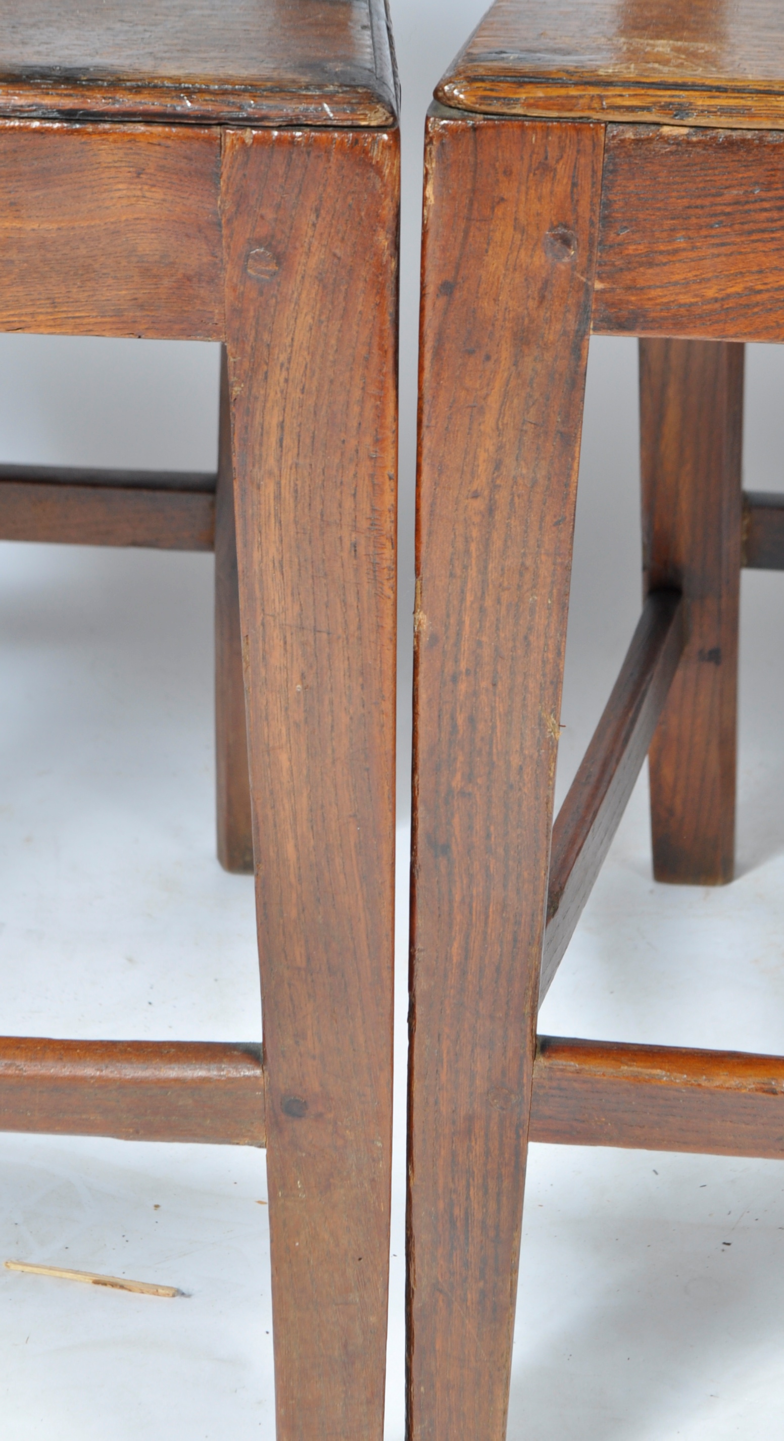 SET OF SIX 18TH CENTURY CHIPPENDALE STYLE OAK & ELM DINING CHAIRS - Image 6 of 11