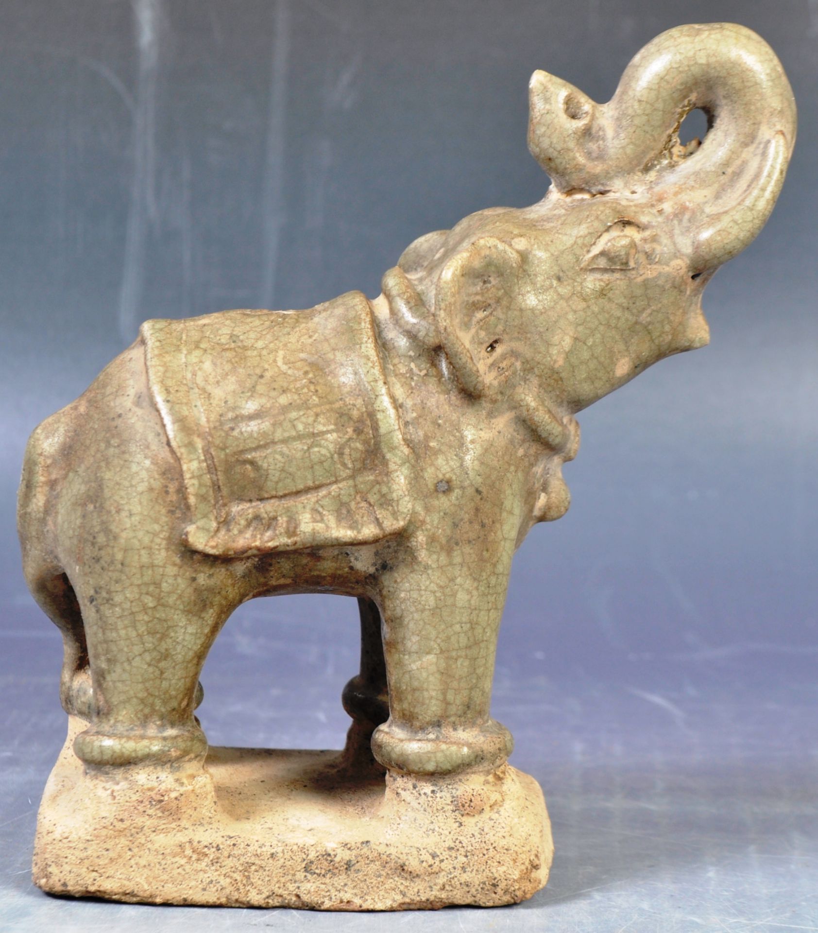 ANTIQUE CHINESE GLAZED POTTERY ELEPHANT - Bild 3 aus 8