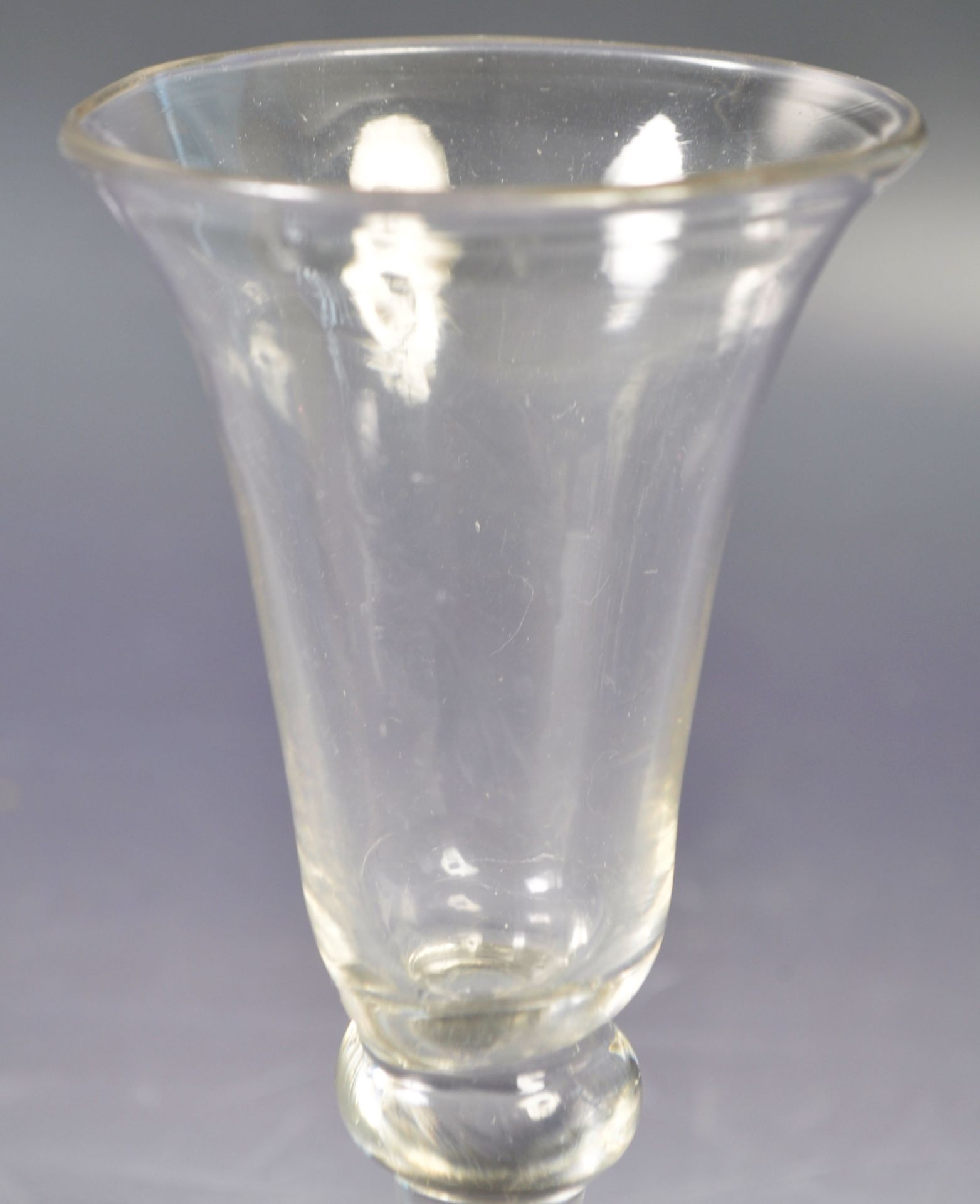 ANTIQUE 18TH CENTURY GEORGIAN BALUSTER STEM GIN GLASS - Image 2 of 4