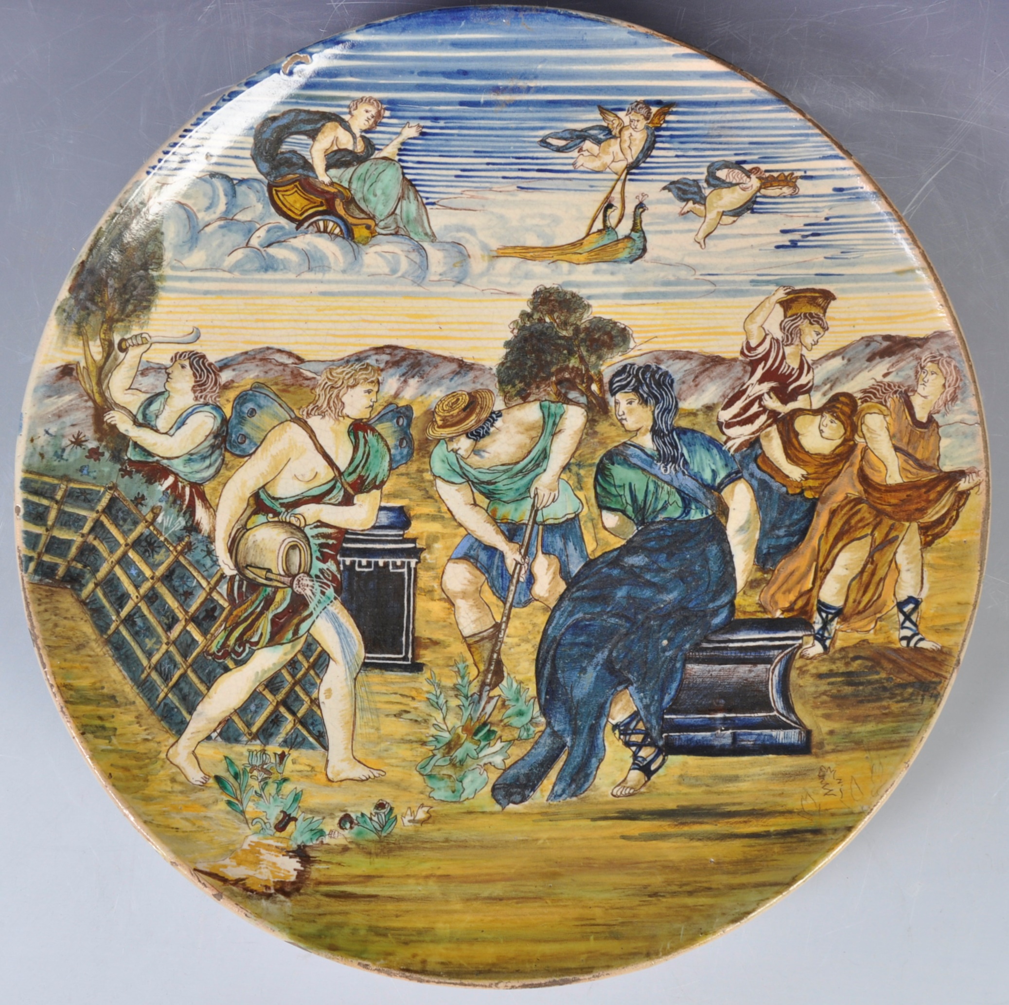 ANTIQUE ITALIAN MAIOLICA CHARGER WITH CLASSICAL SCENES