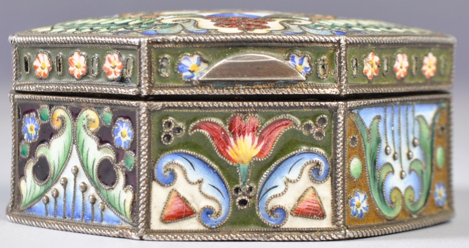 ANTIQUE RUSSIAN SILVER AND ENAMEL 20TH ARTEL PILL BOX - Image 3 of 7