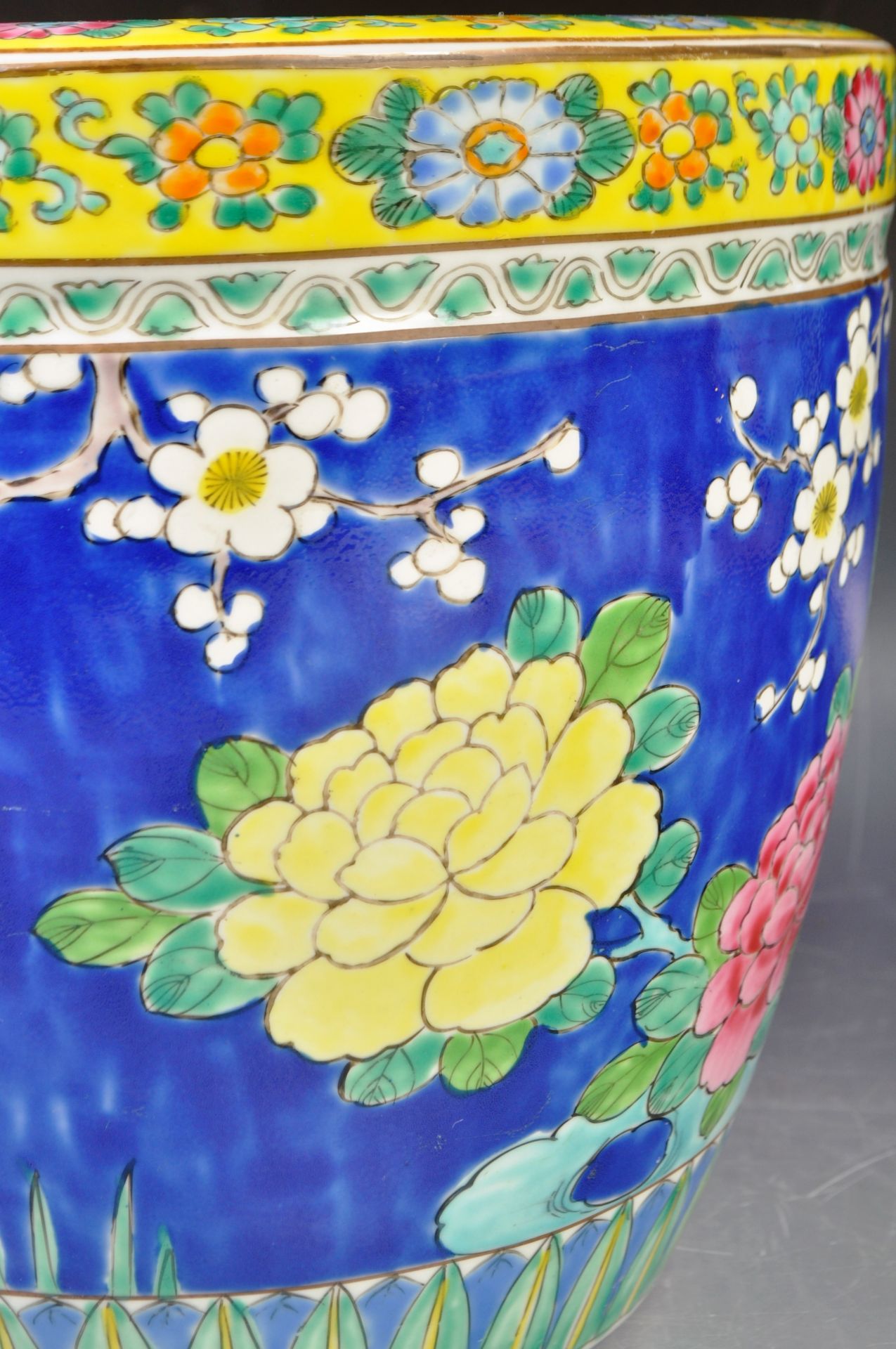 ANTIQUE CHINESE REPUBLIC PERIOD LARGE BRUSH / PEN POT OR VASE - Image 5 of 6