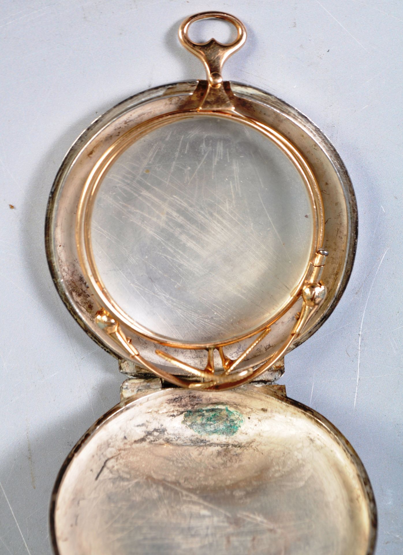 EARLY 20TH CENTURY GOLD LORGNETTE WITHIN A SILVER CASE - Image 4 of 7