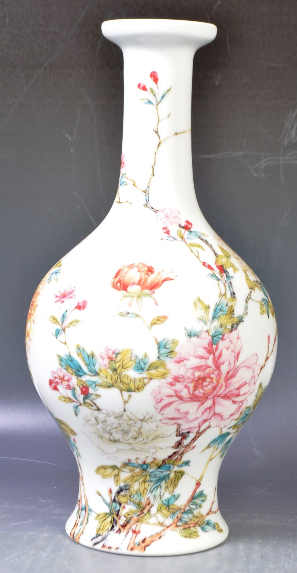 19TH CENTURY JAPANESE MEIJI PERIOD HAND PAINTED VASE