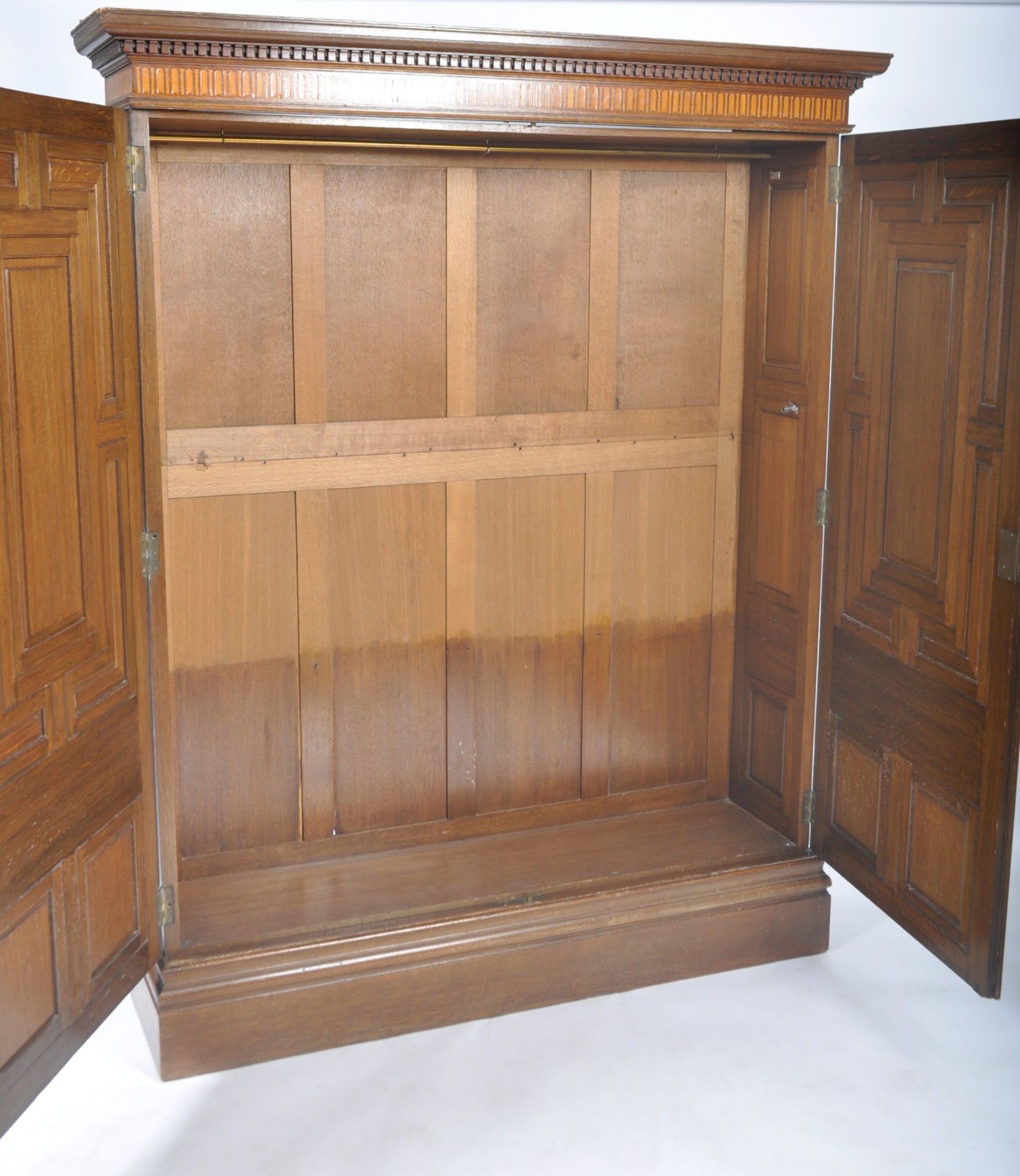 ANTIQUE MORRIS & CO ENGLISH ARTS & CRAFTS HALL CUPBOARD - Image 5 of 9