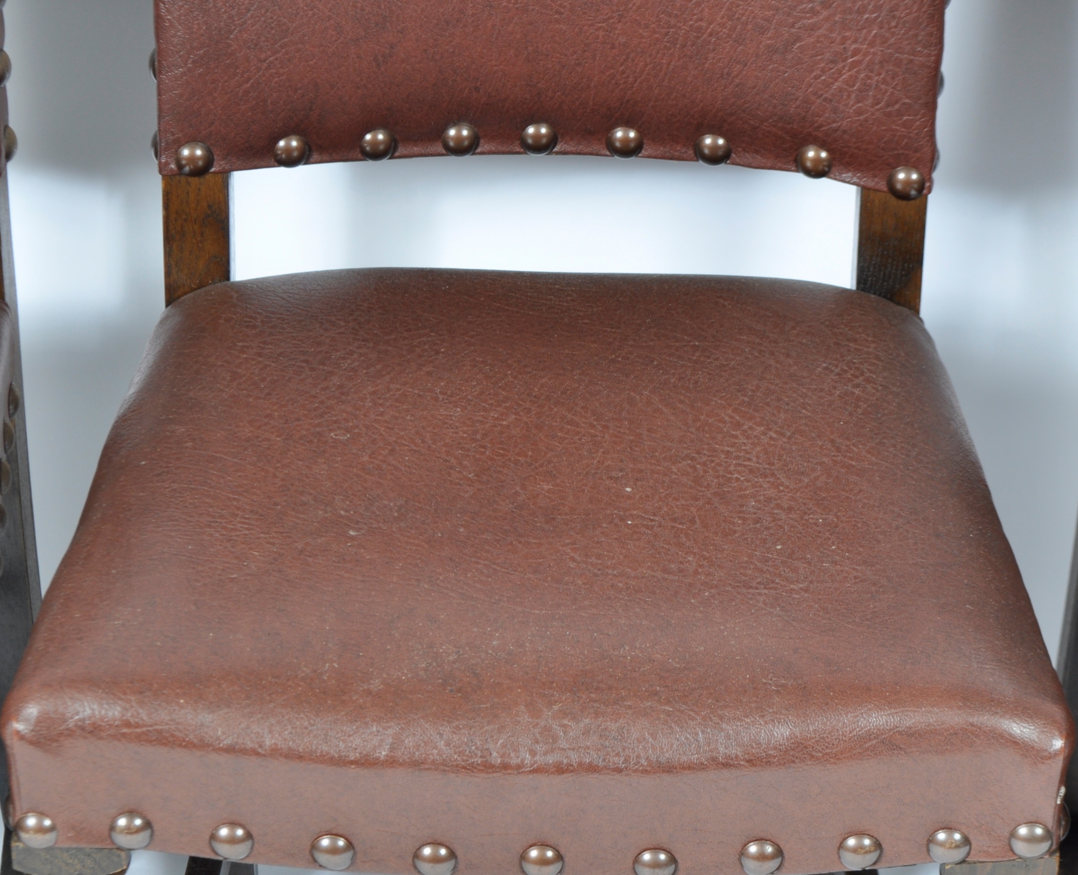MATCHING SET OF TEN OAK AND LEATHERETTE DINING CHAIRS - Image 5 of 11