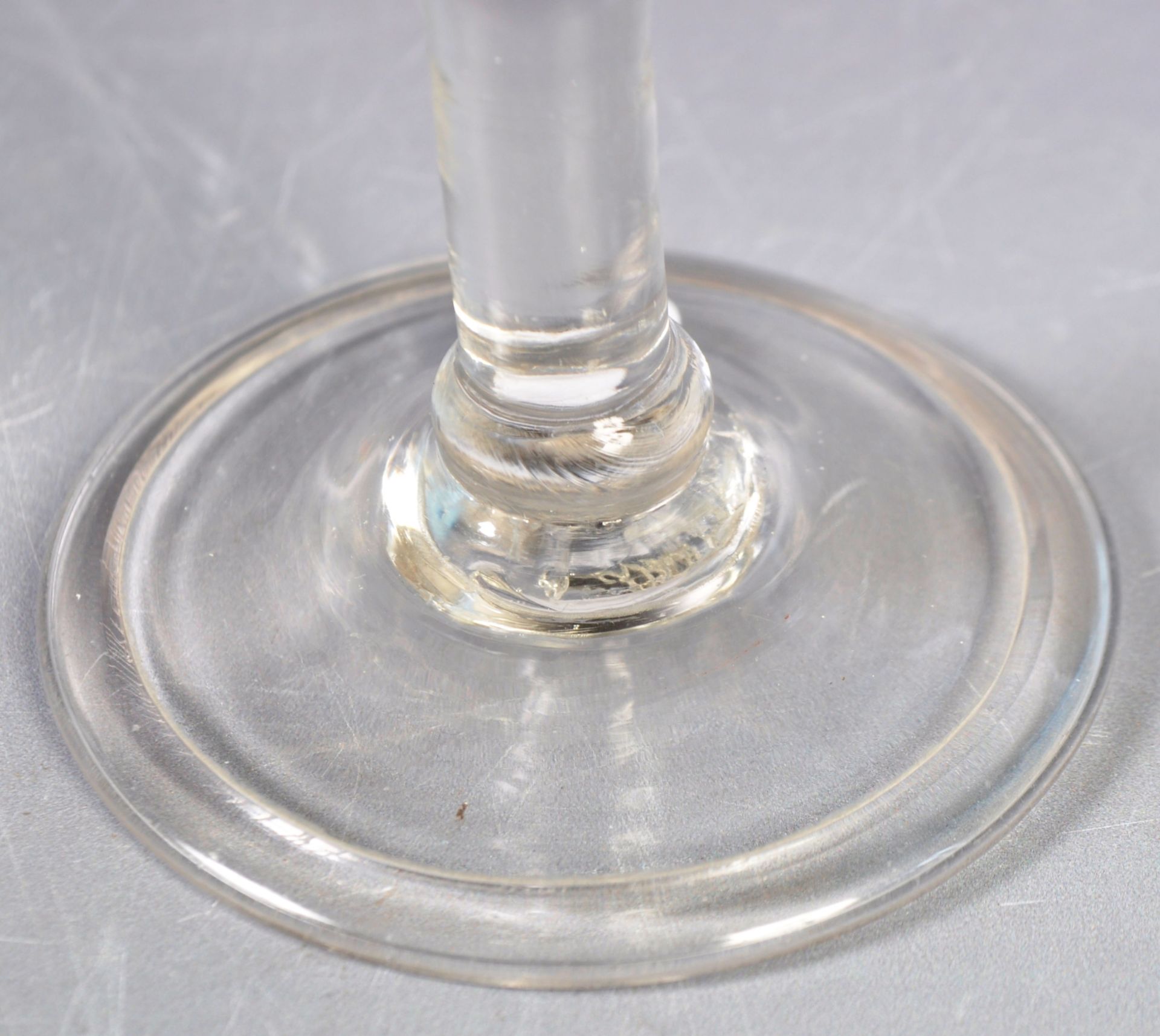 ANTIQUE 18TH CENTURY GEORGIAN BALUSTER STEM GIN GLASS - Image 4 of 4