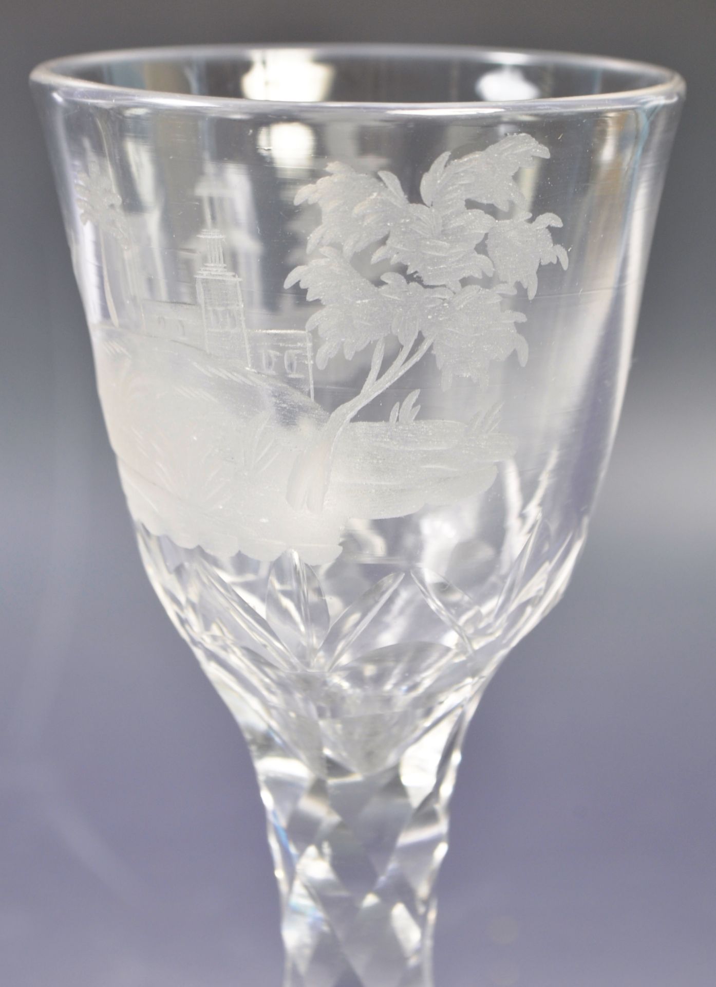 ANTIQUE 18TH CENTURY GEORGIAN CHINOISERIE DECORATED WINE GLASS - Image 5 of 6