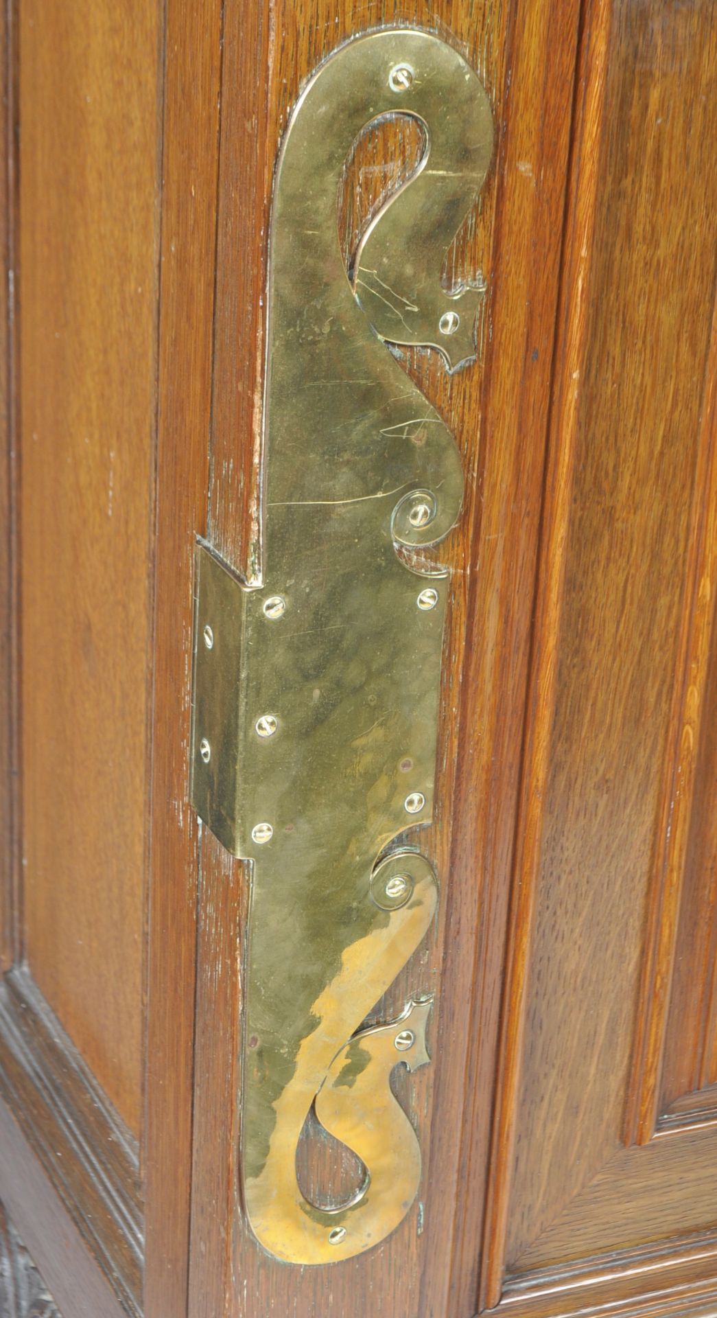 ANTIQUE MORRIS & CO ENGLISH ARTS & CRAFTS HALL CUPBOARD - Image 7 of 9