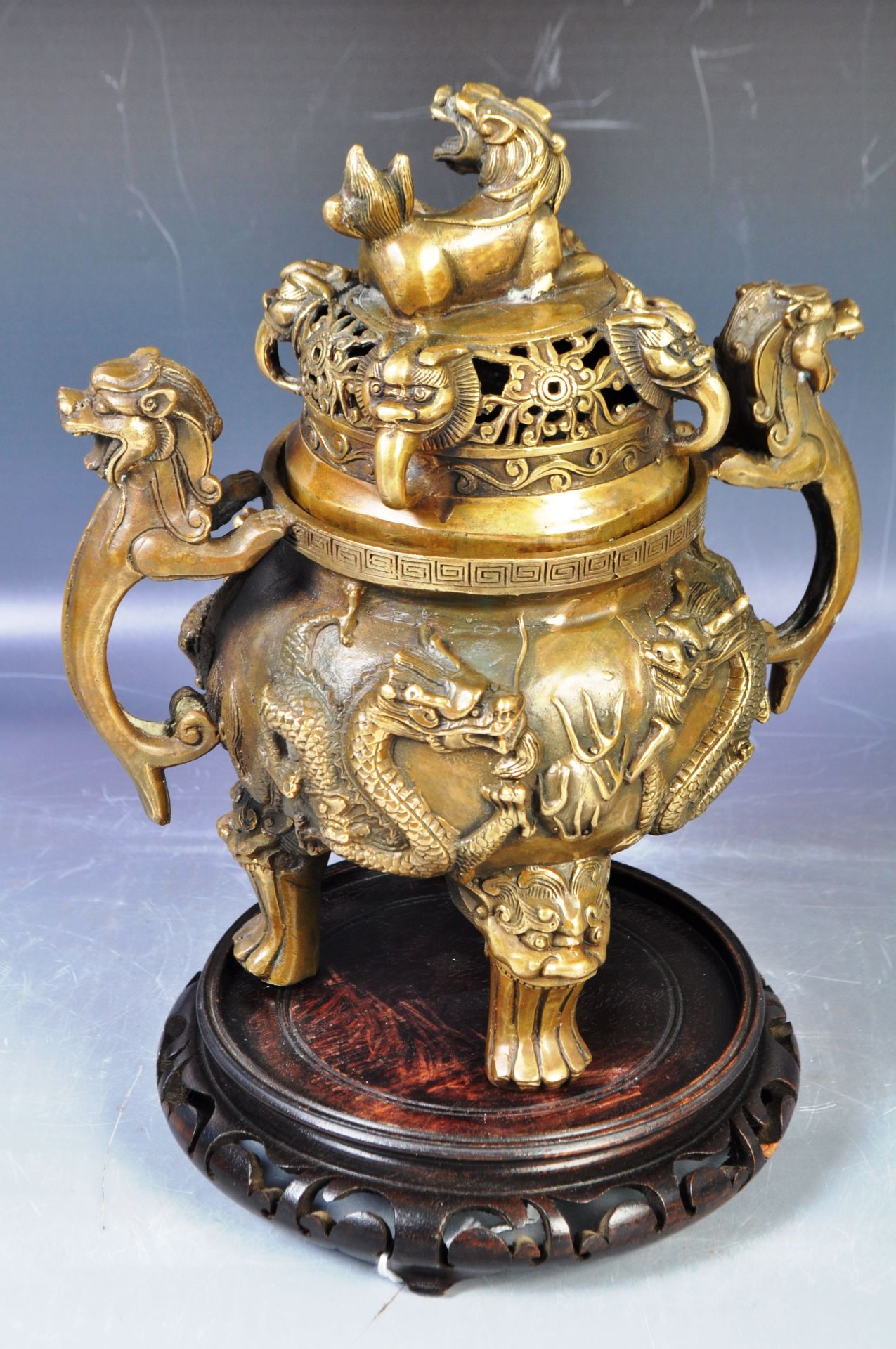 ANTIQUE CHINESE XUANDE MARK BRONZE LIDDED CENSER - Image 7 of 14