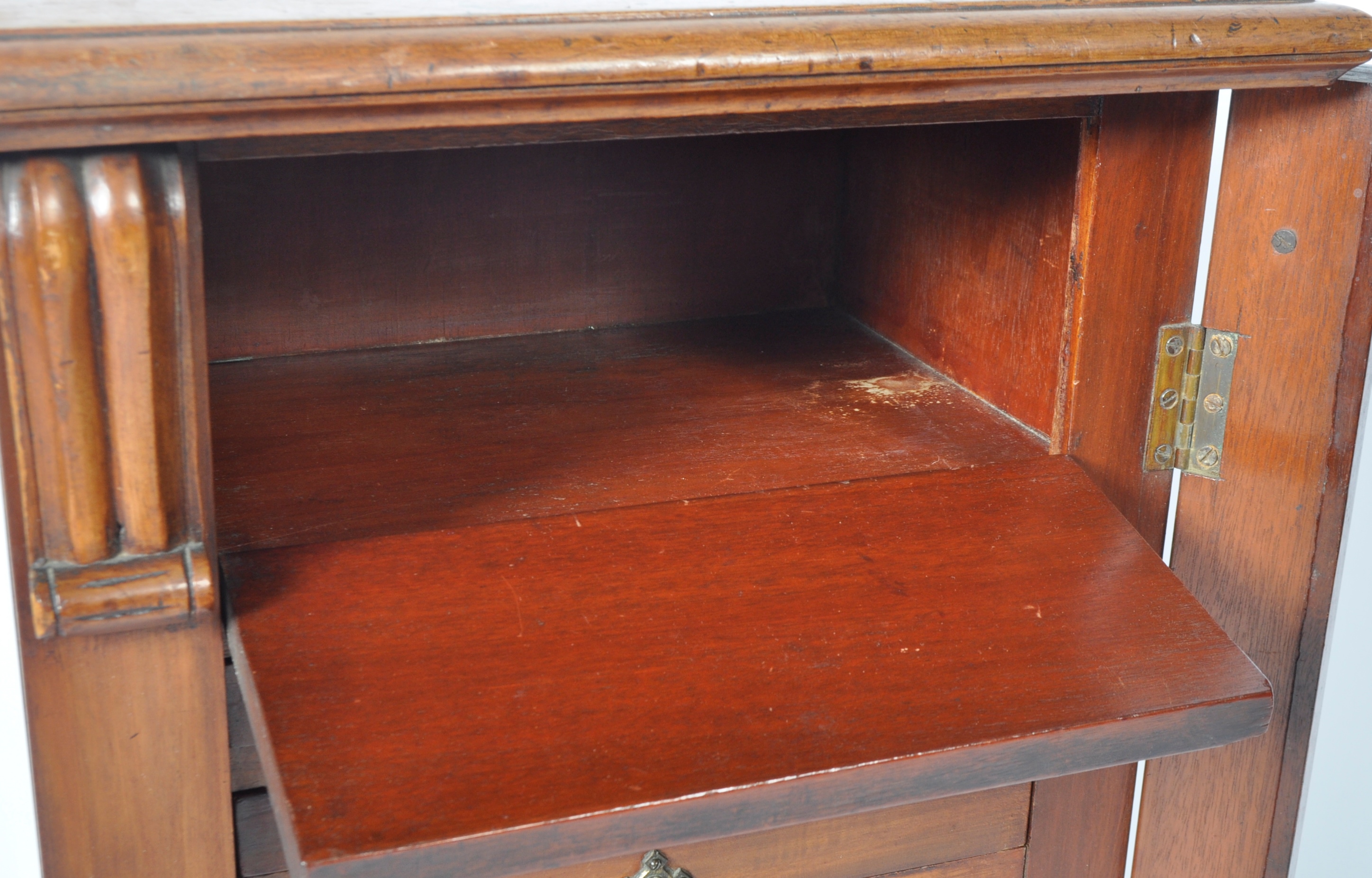 19TH CENTURY VICTORIAN WELLINGTON / SPECIMEN CHEST OF DRAWERS - Image 5 of 12