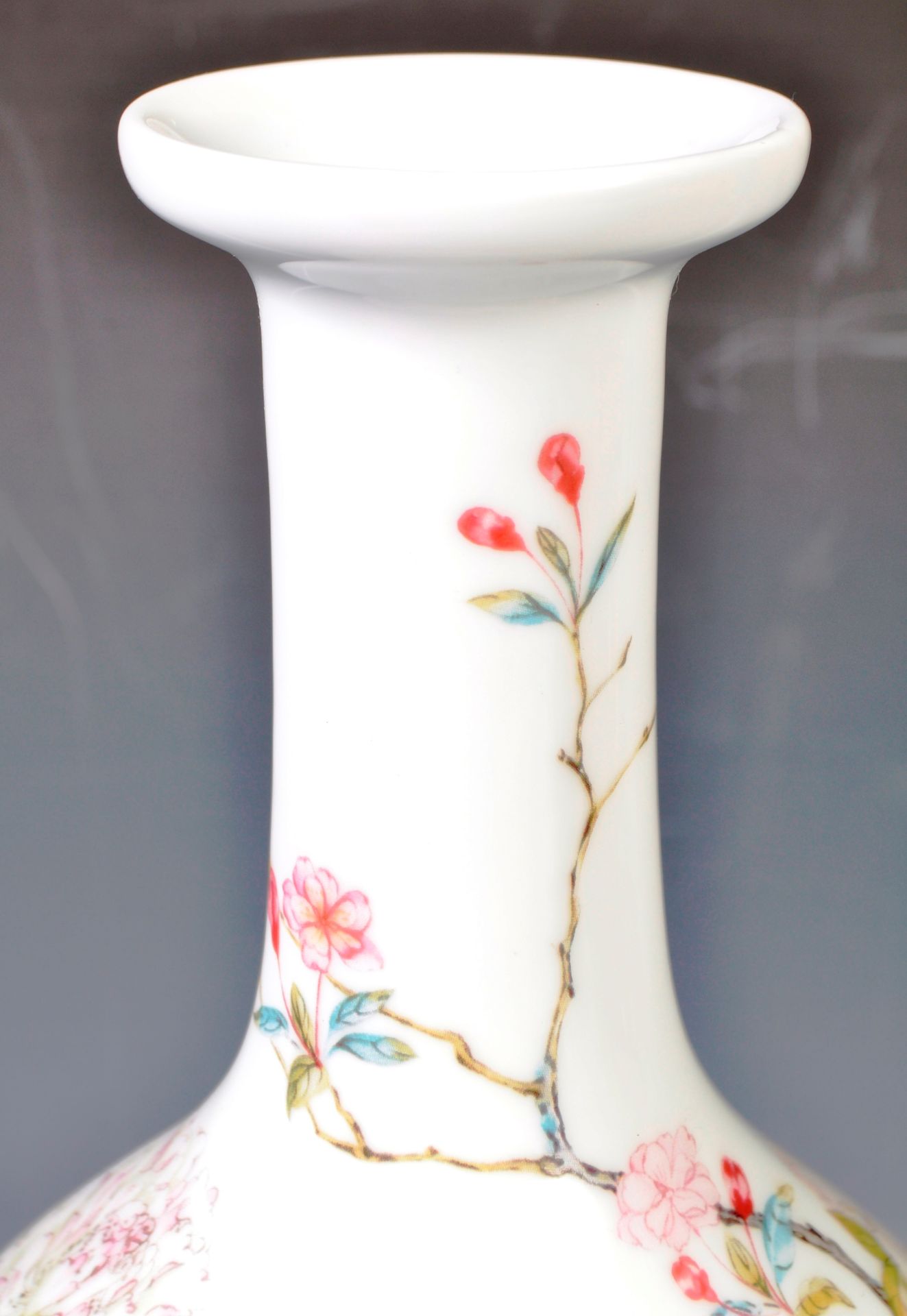 19TH CENTURY JAPANESE MEIJI PERIOD HAND PAINTED VASE - Image 6 of 7